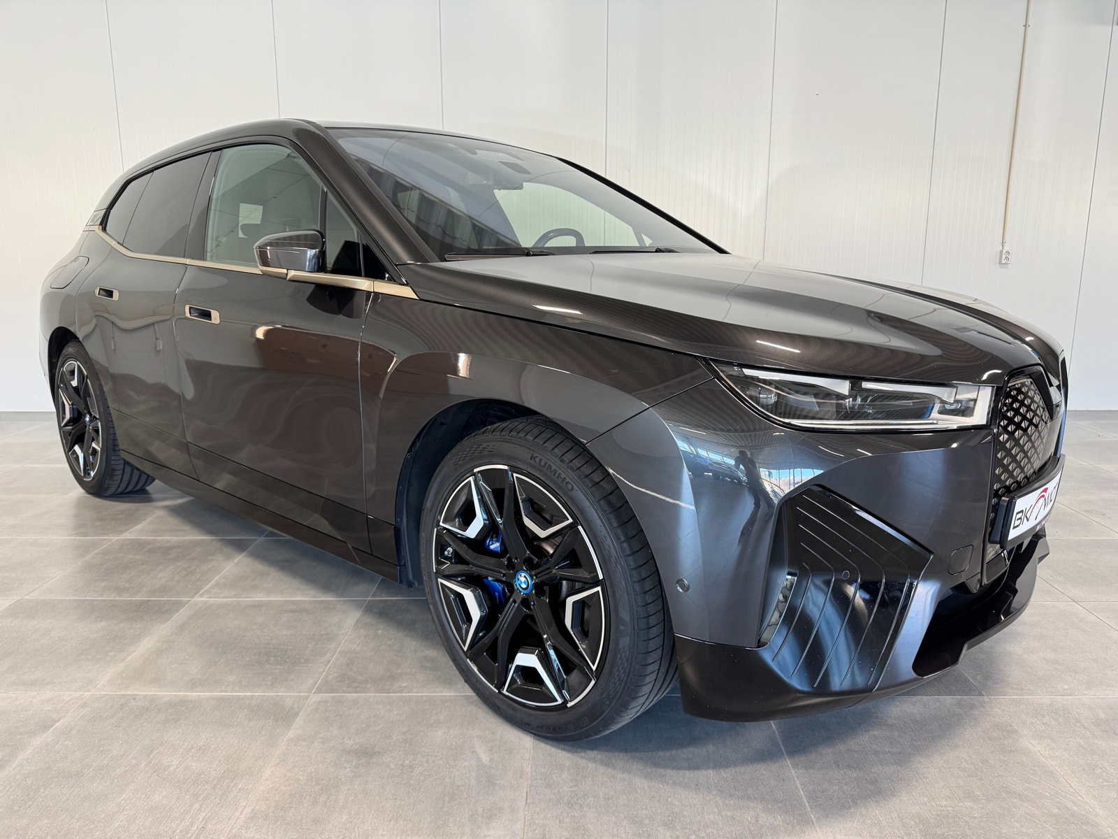 BMW iX xDrive50, 524hp, 2022