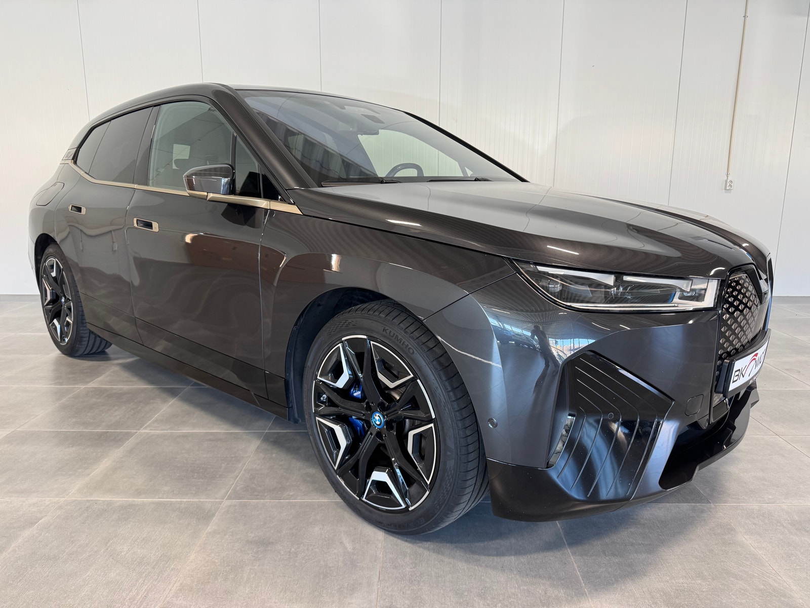 BMW iX xDrive50, 524hp, 2022