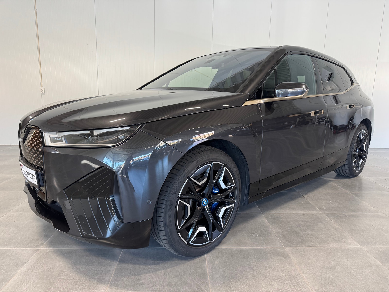BMW iX xDrive50, 524hp, 2022