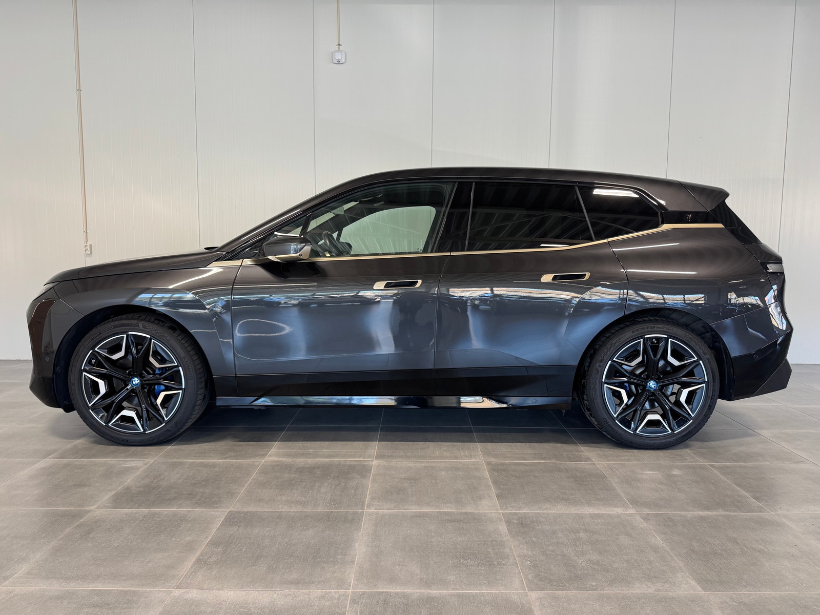 BMW iX xDrive50, 524hp, 2022