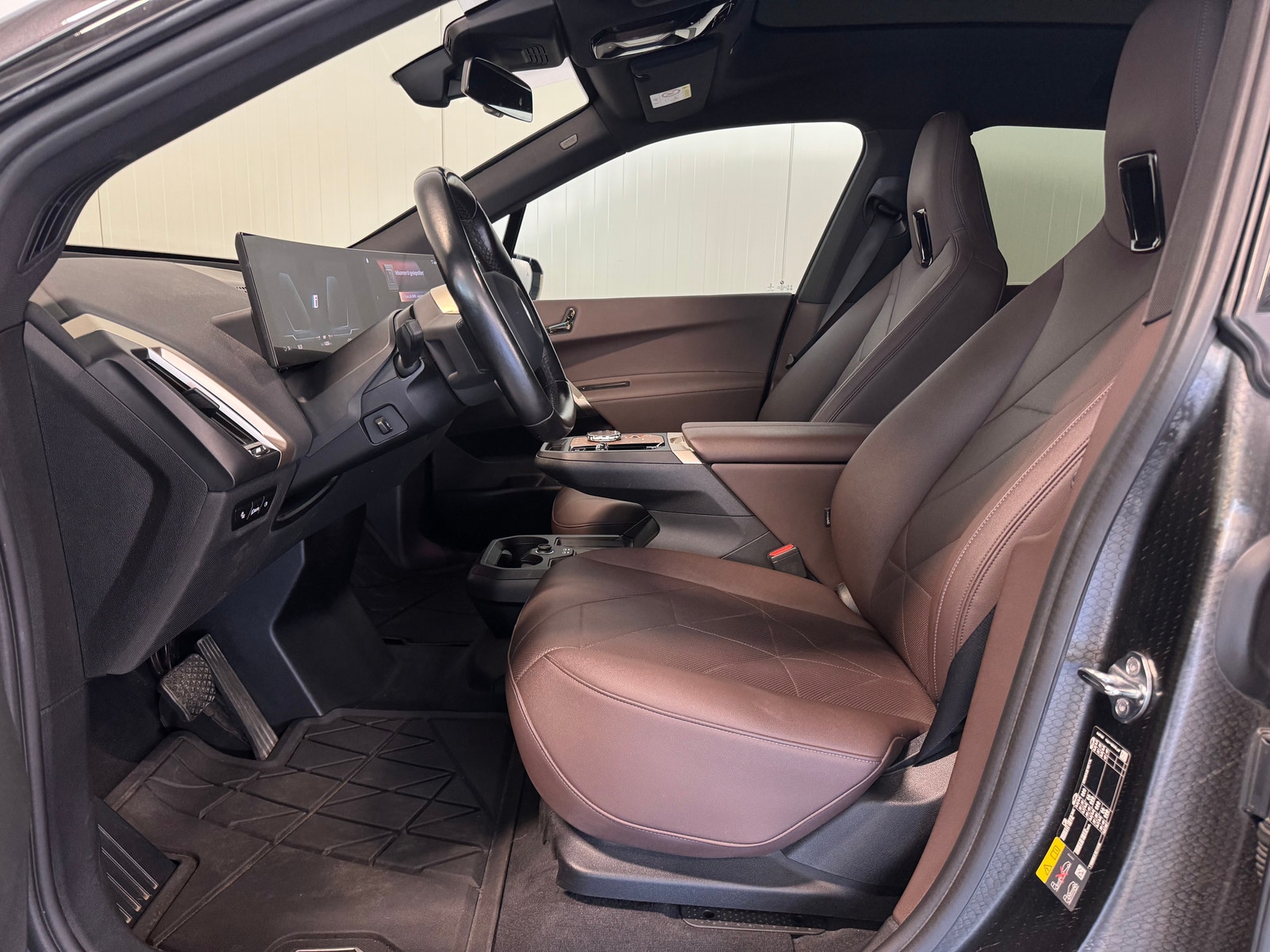 BMW iX xDrive50, 524hp, 2022