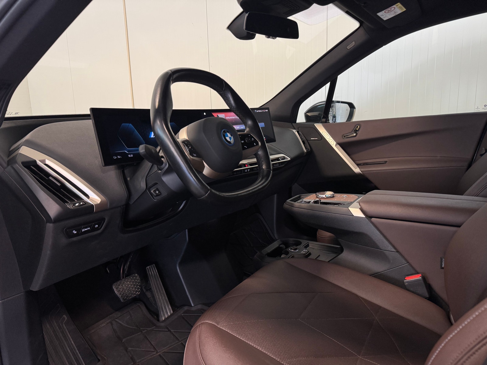 BMW iX xDrive50, 524hp, 2022