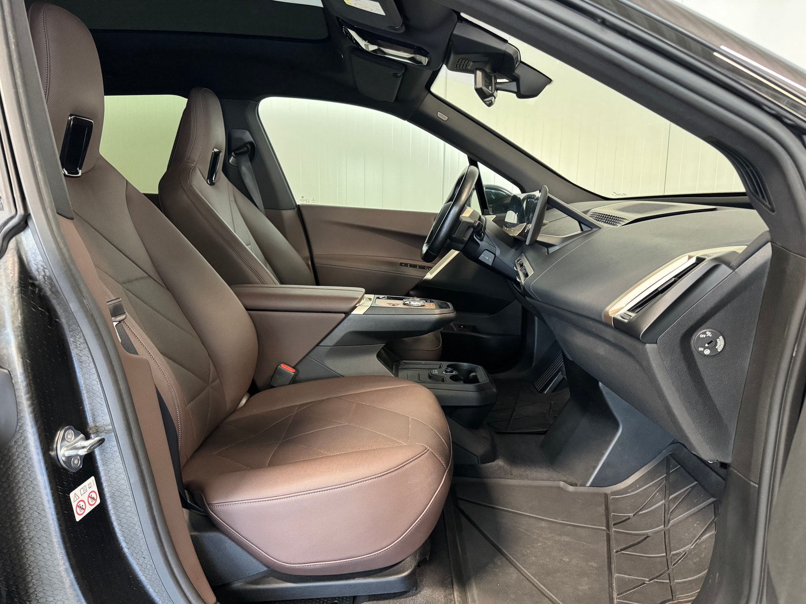 BMW iX xDrive50, 524hp, 2022