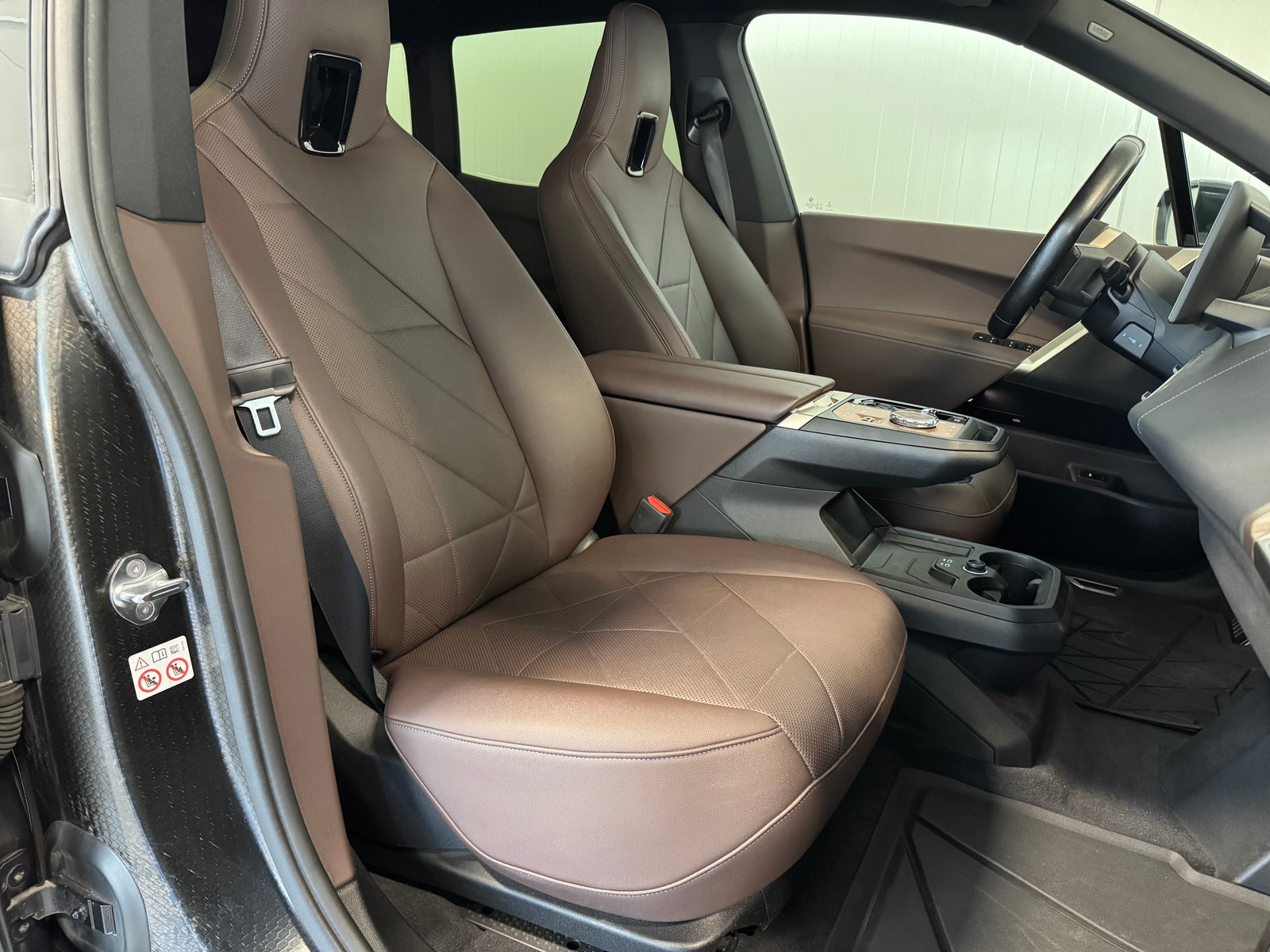 BMW iX xDrive50, 524hp, 2022
