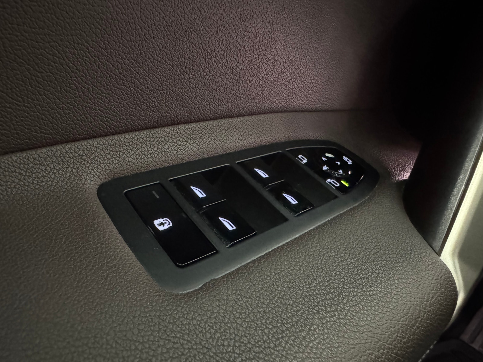 BMW iX xDrive50, 524hp, 2022