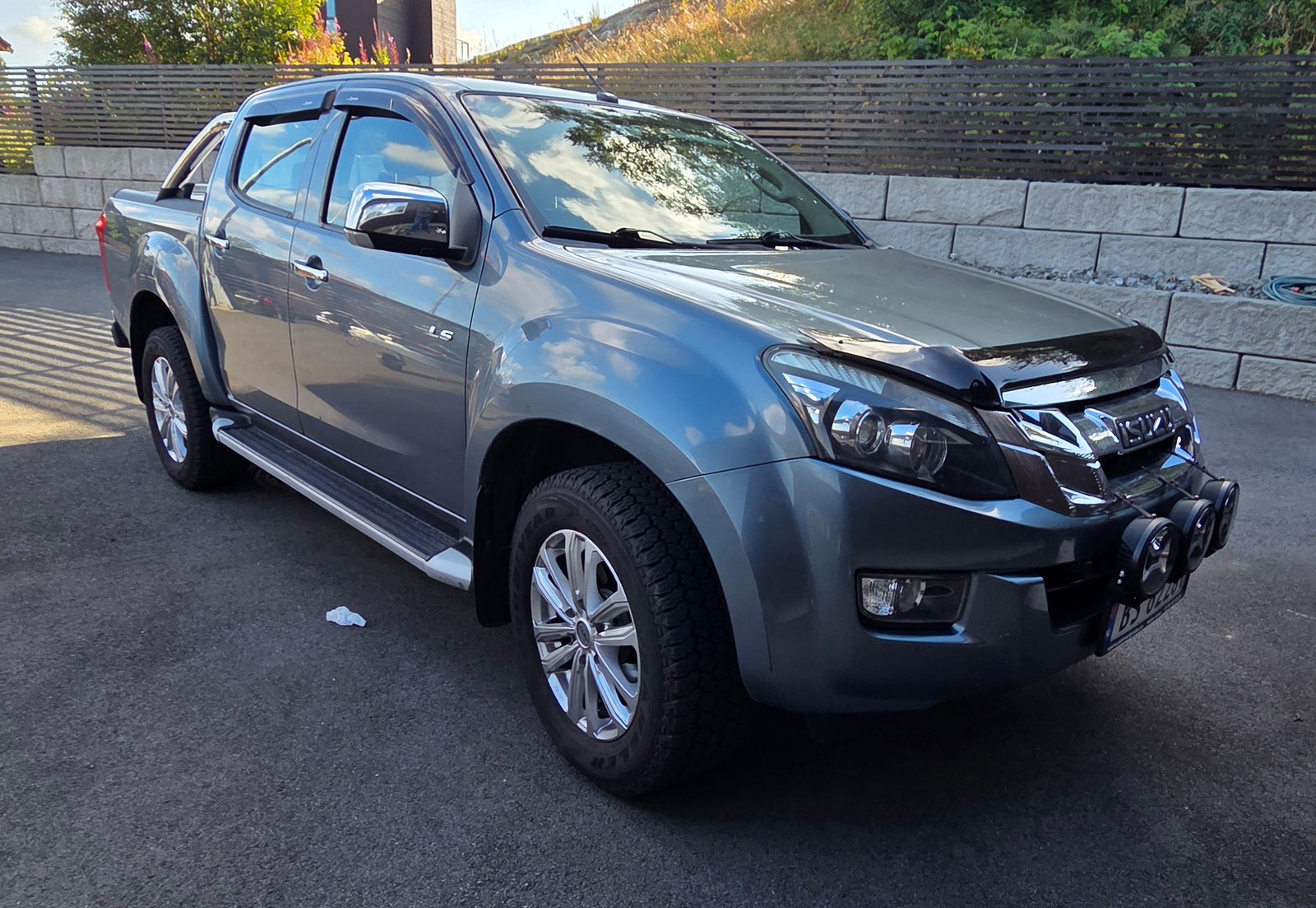 Isuzu D-Max Crew Cab 2.5 4WD Automatic, 163hp, 2013