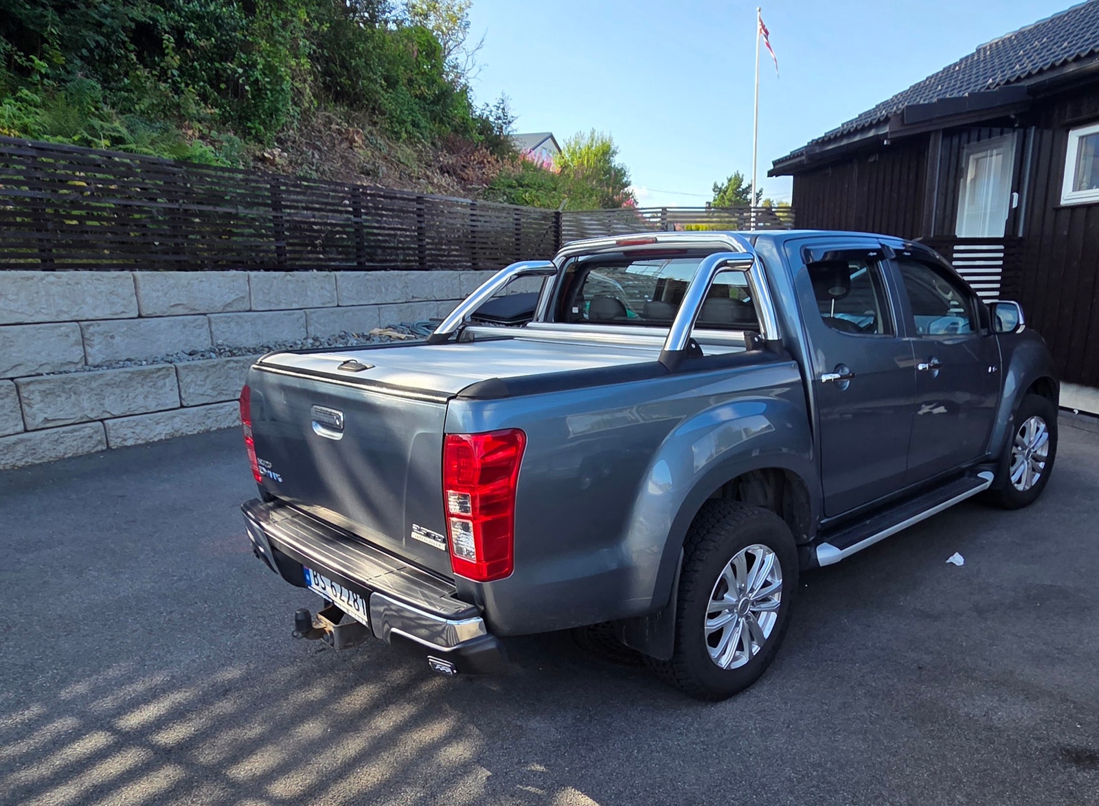 Isuzu D-Max Crew Cab 2.5 4WD Automatic, 163hp, 2013