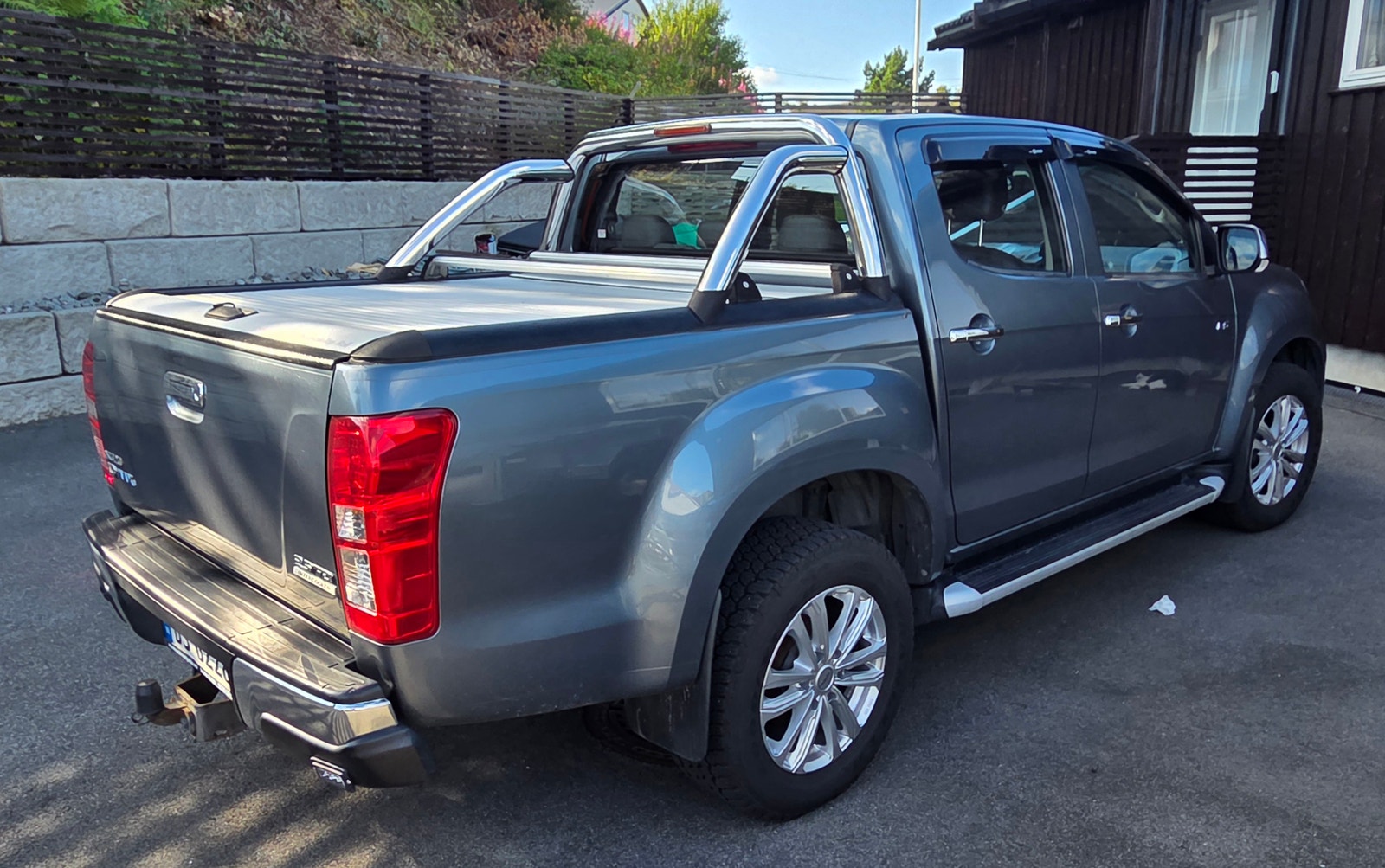 Isuzu D-Max Crew Cab 2.5 4WD Automatic, 163hp, 2013