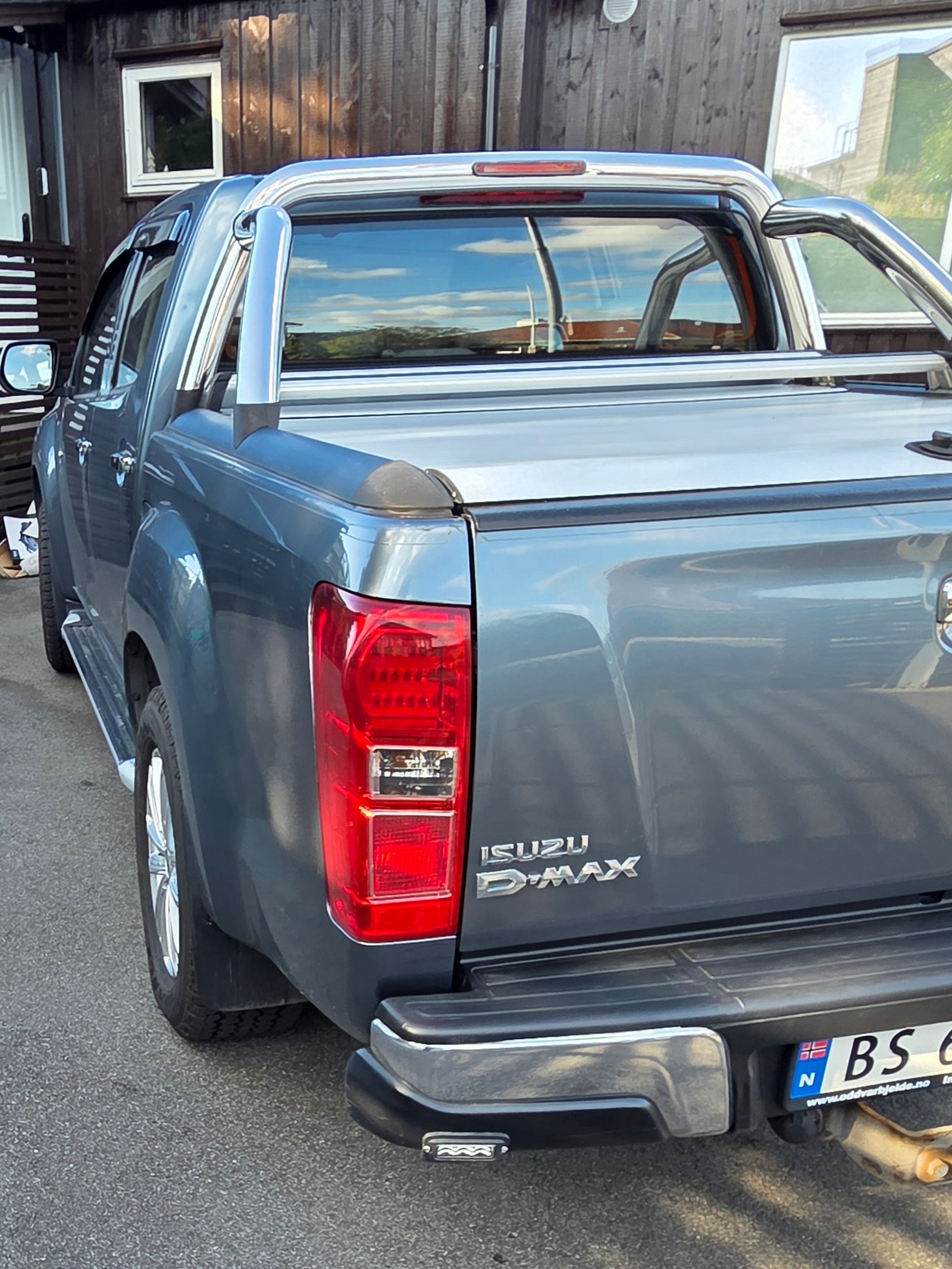 Isuzu D-Max Crew Cab 2.5 4WD Automatic, 163hp, 2013