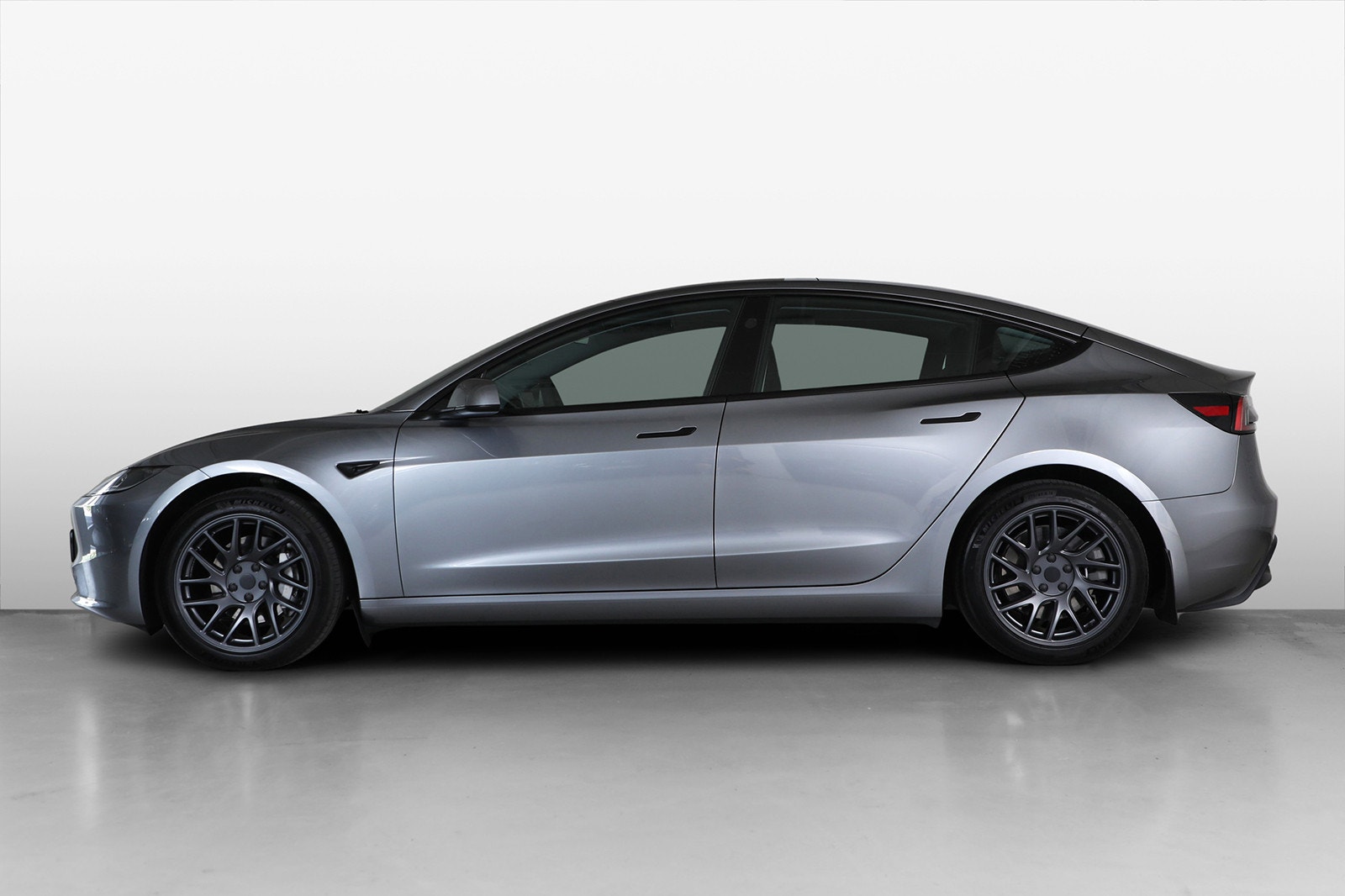 Tesla Model 3 Long Range AWD, 498hp, 2026