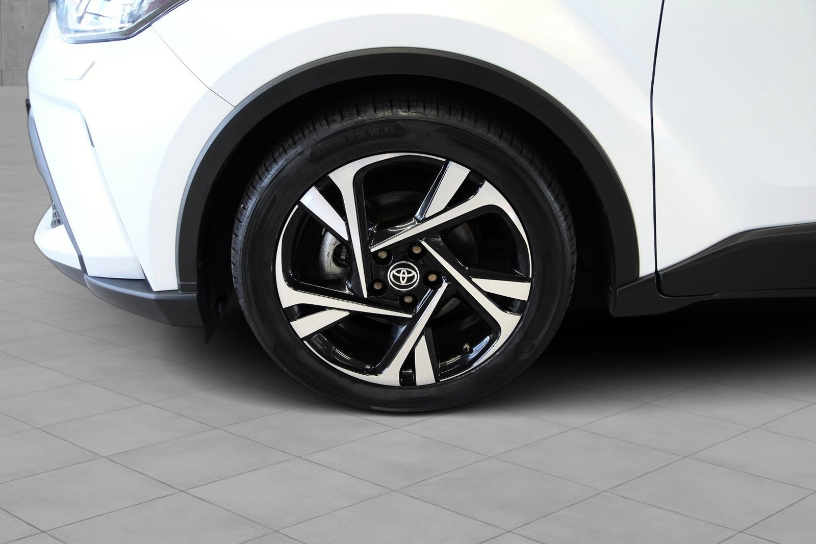 Toyota C-HR Hybrid CVT, 122hp, 2023