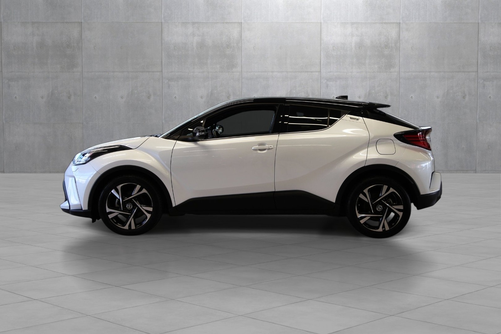Toyota C-HR Hybrid CVT, 122hp, 2023