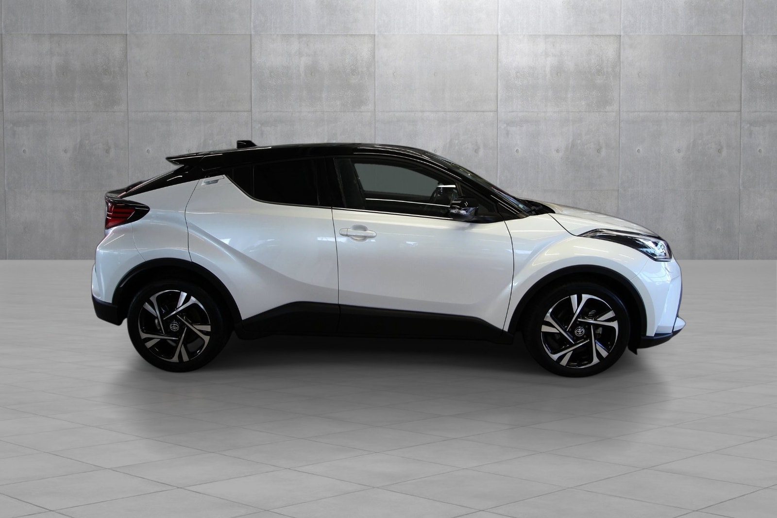 Toyota C-HR Hybrid CVT, 122hp, 2023