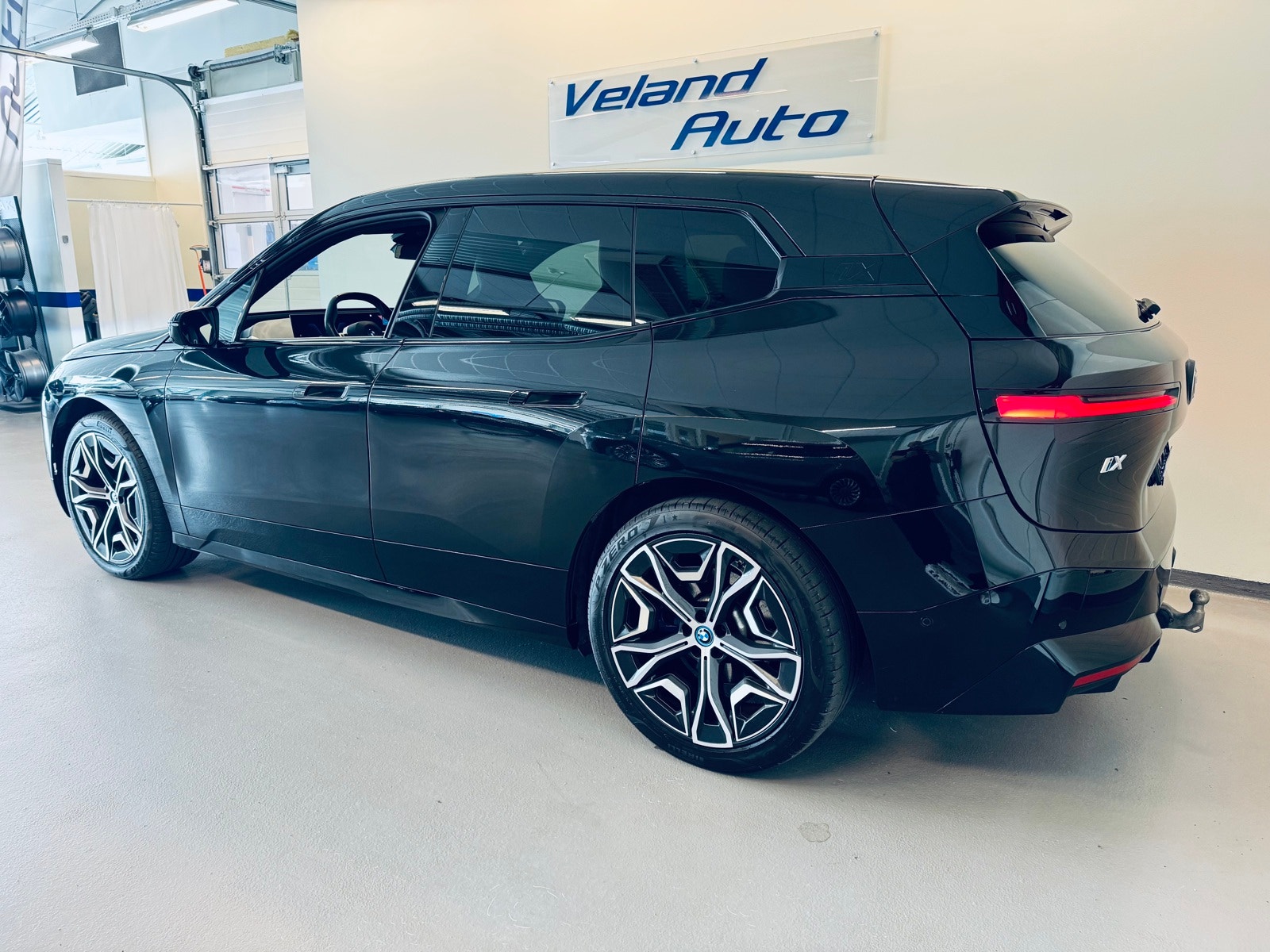 BMW iX xDrive50, 524hp, 2022