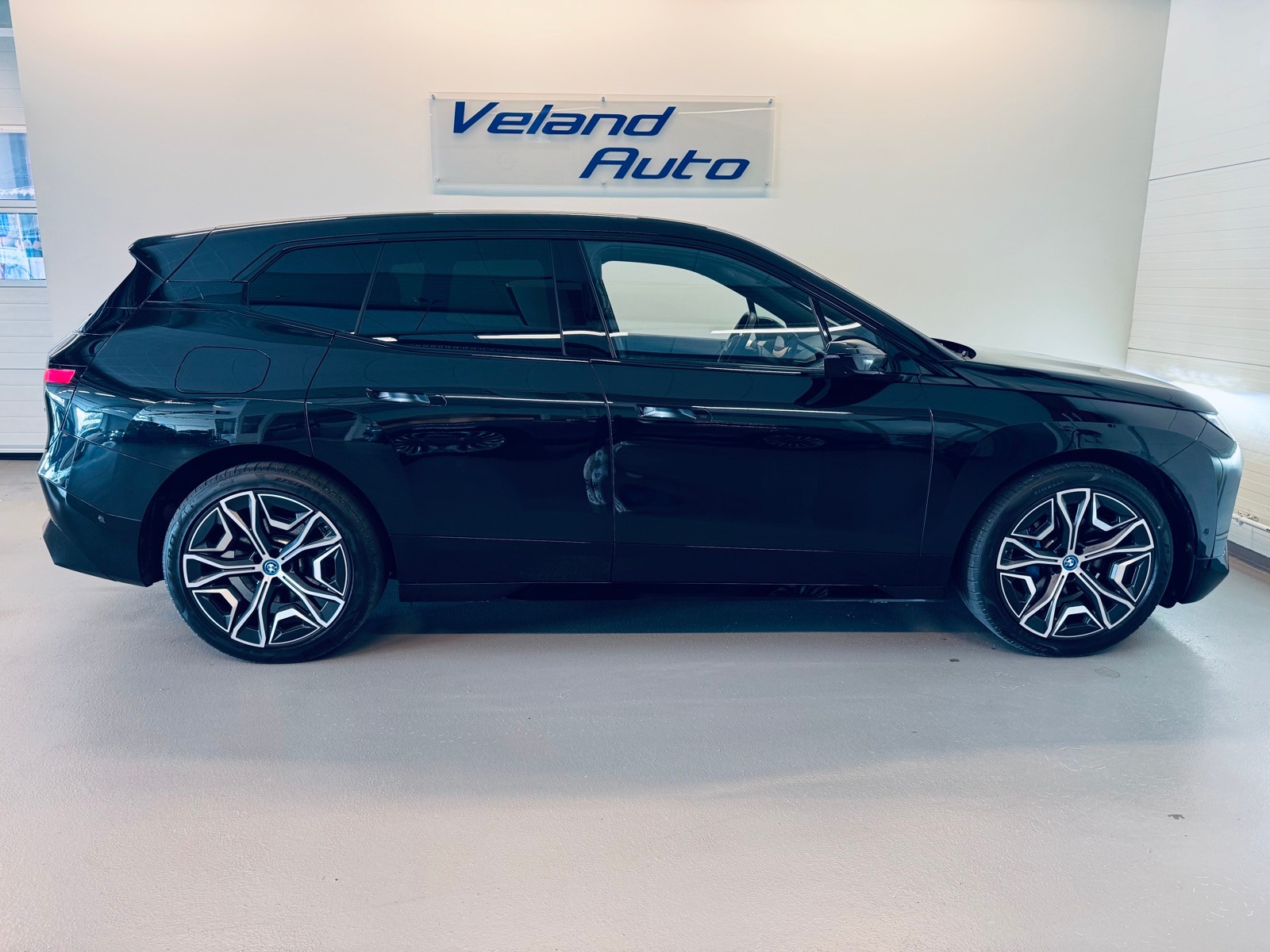 BMW iX xDrive50, 524hp, 2022