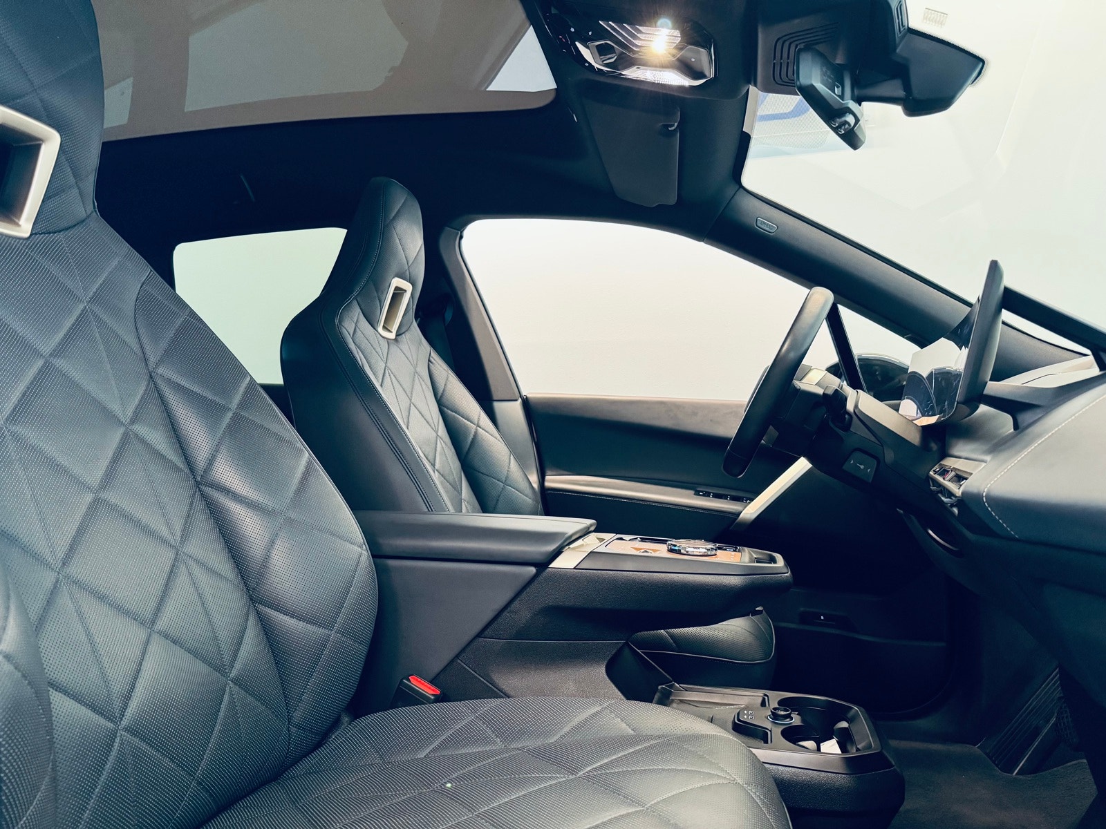 BMW iX xDrive50, 524hp, 2022