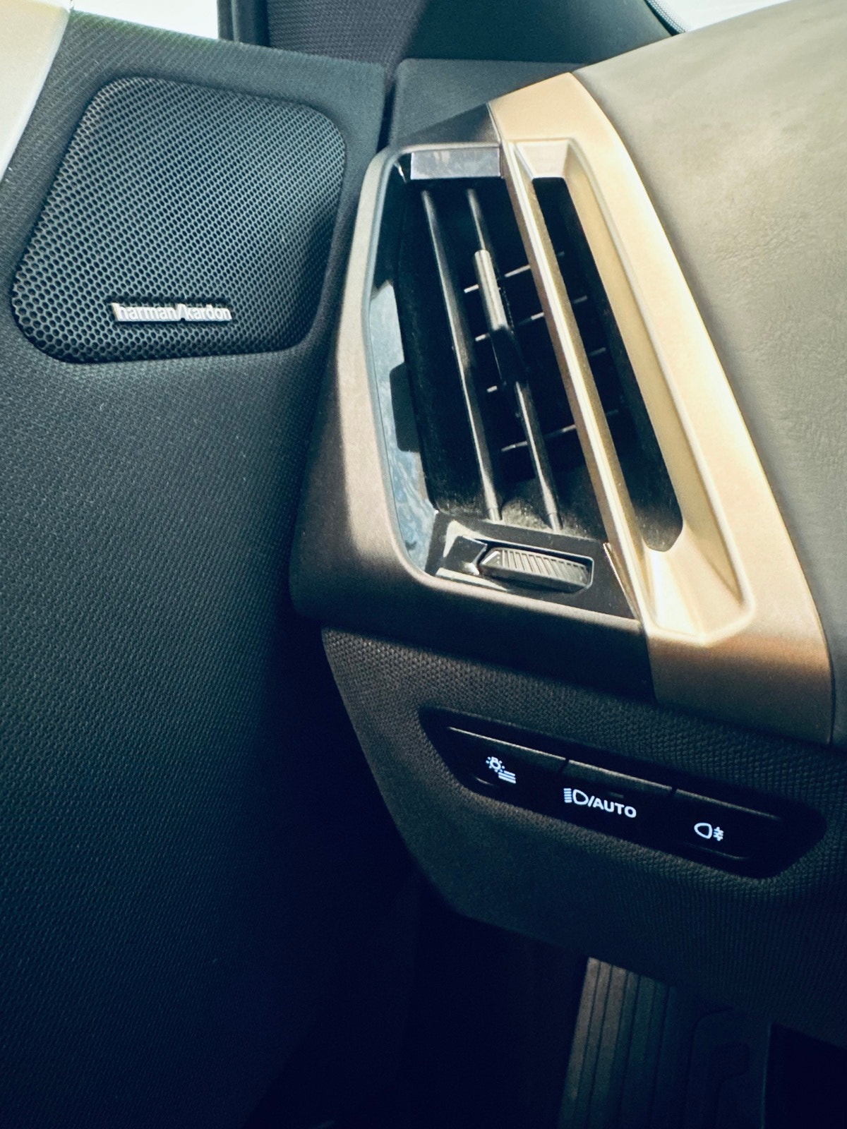 BMW iX xDrive50, 524hp, 2022