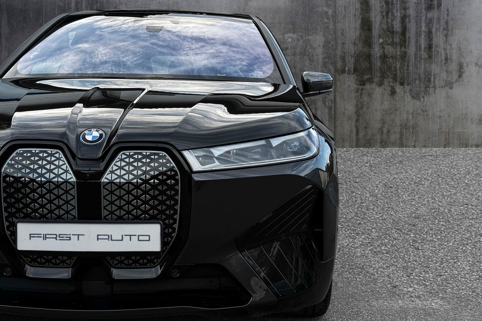 BMW iX xDrive50, 524hp, 2022