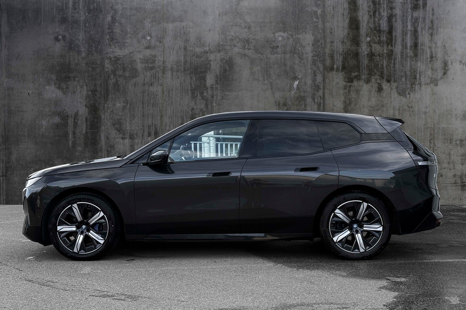 BMW iX xDrive50, 524hp, 2022