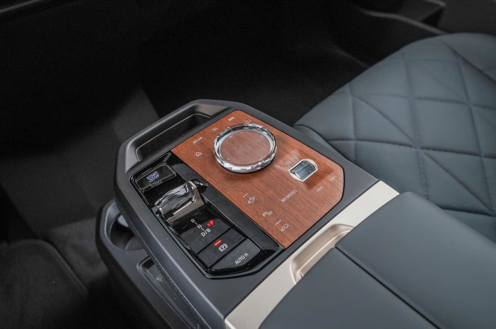 BMW iX xDrive50, 524hp, 2022