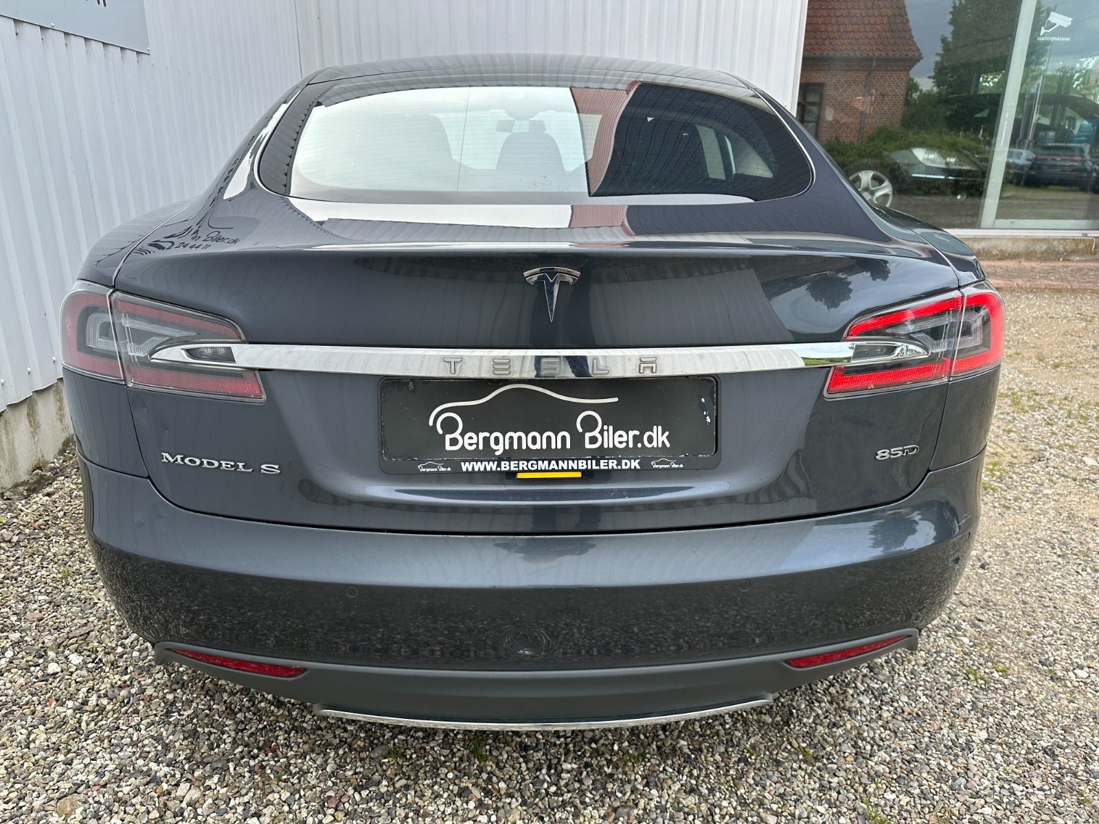 Tesla Model S 85D, 423hp, 2015