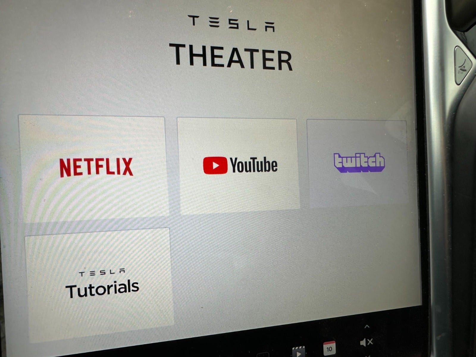 Tesla Model S 85D, 423hp, 2015