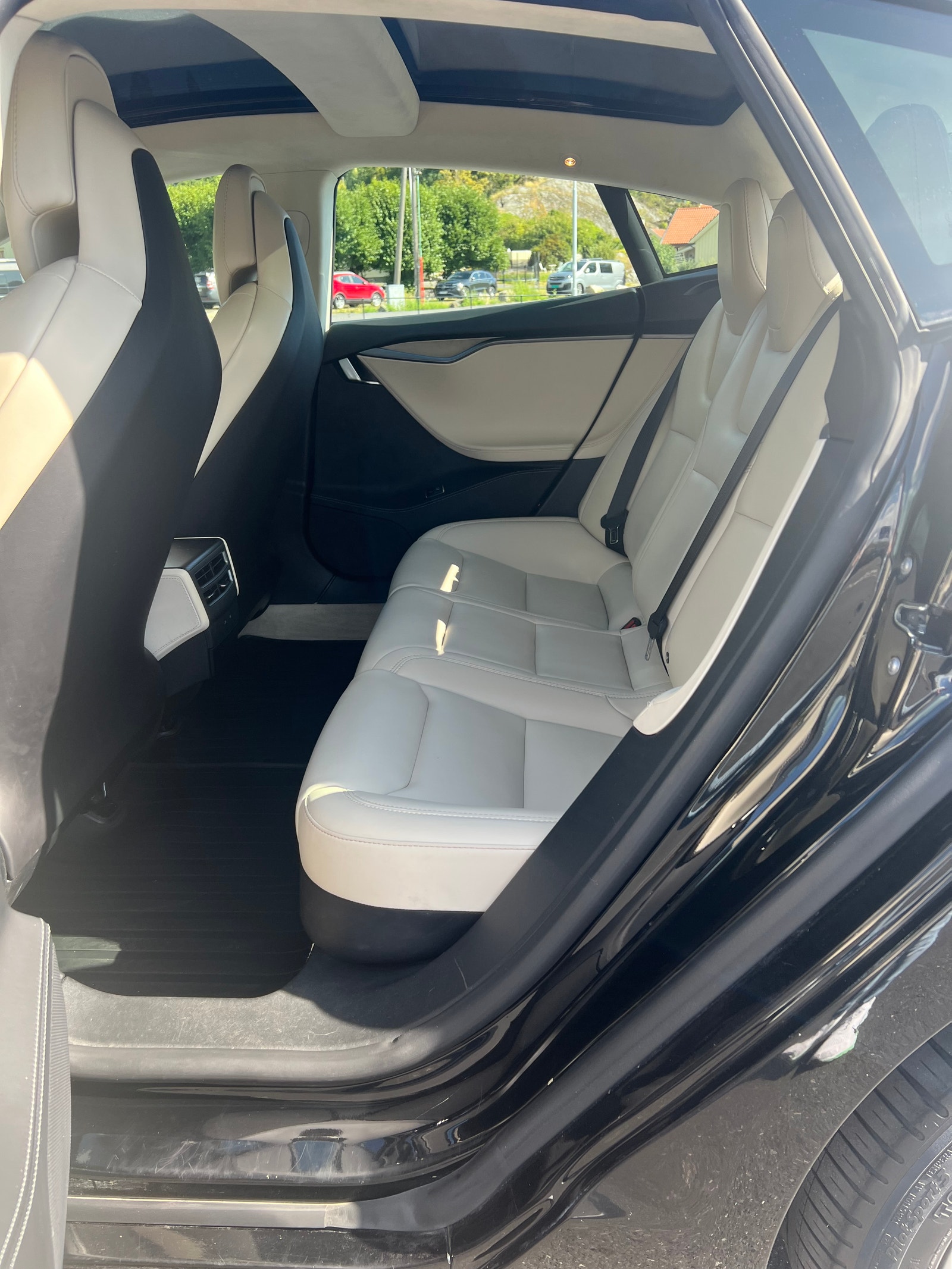 Tesla Model S 100D, 525ps, 2018