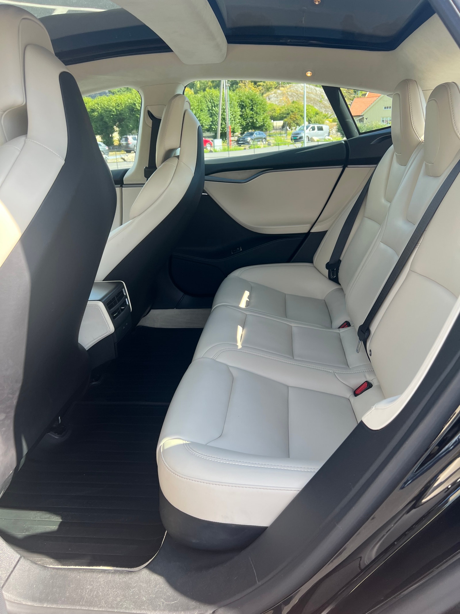 Tesla Model S 100D, 525ps, 2018