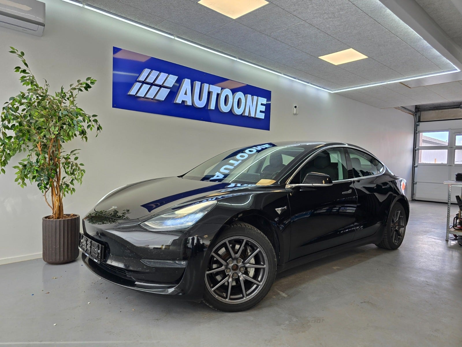 Tesla Model 3 Long Range AWD, 440ps, 2019