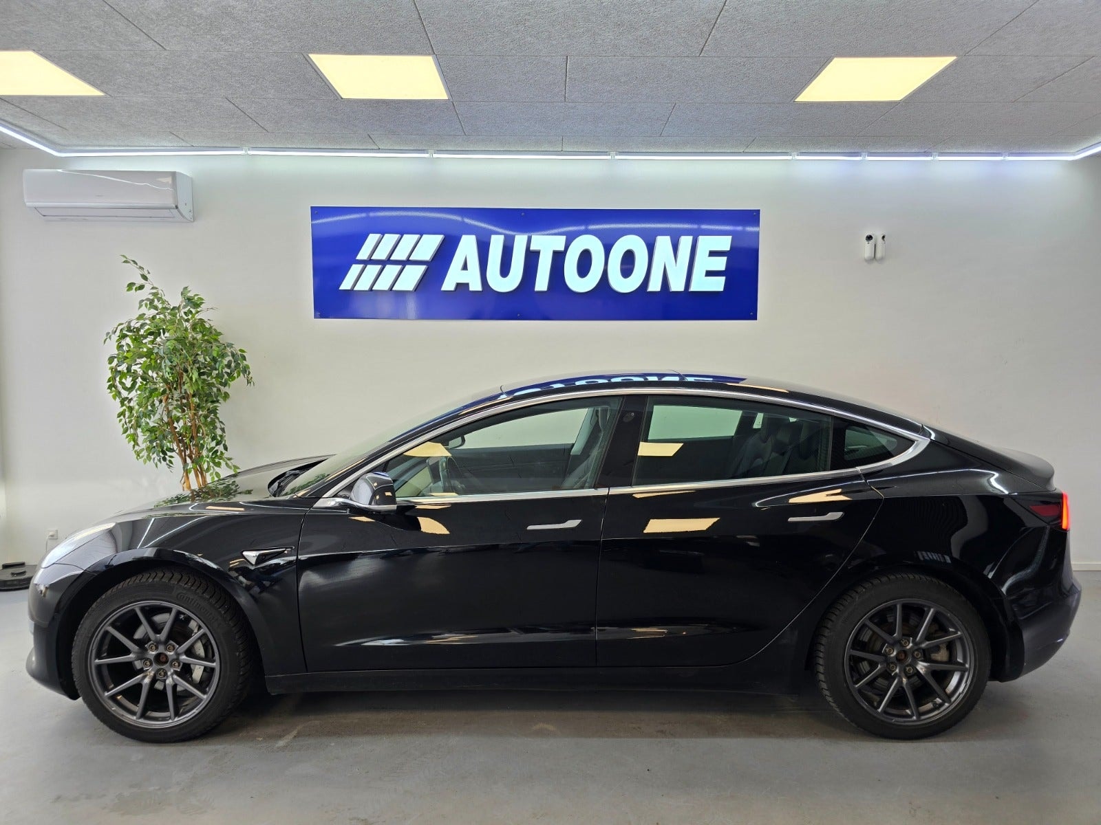Tesla Model 3 Long Range AWD, 440ps, 2019