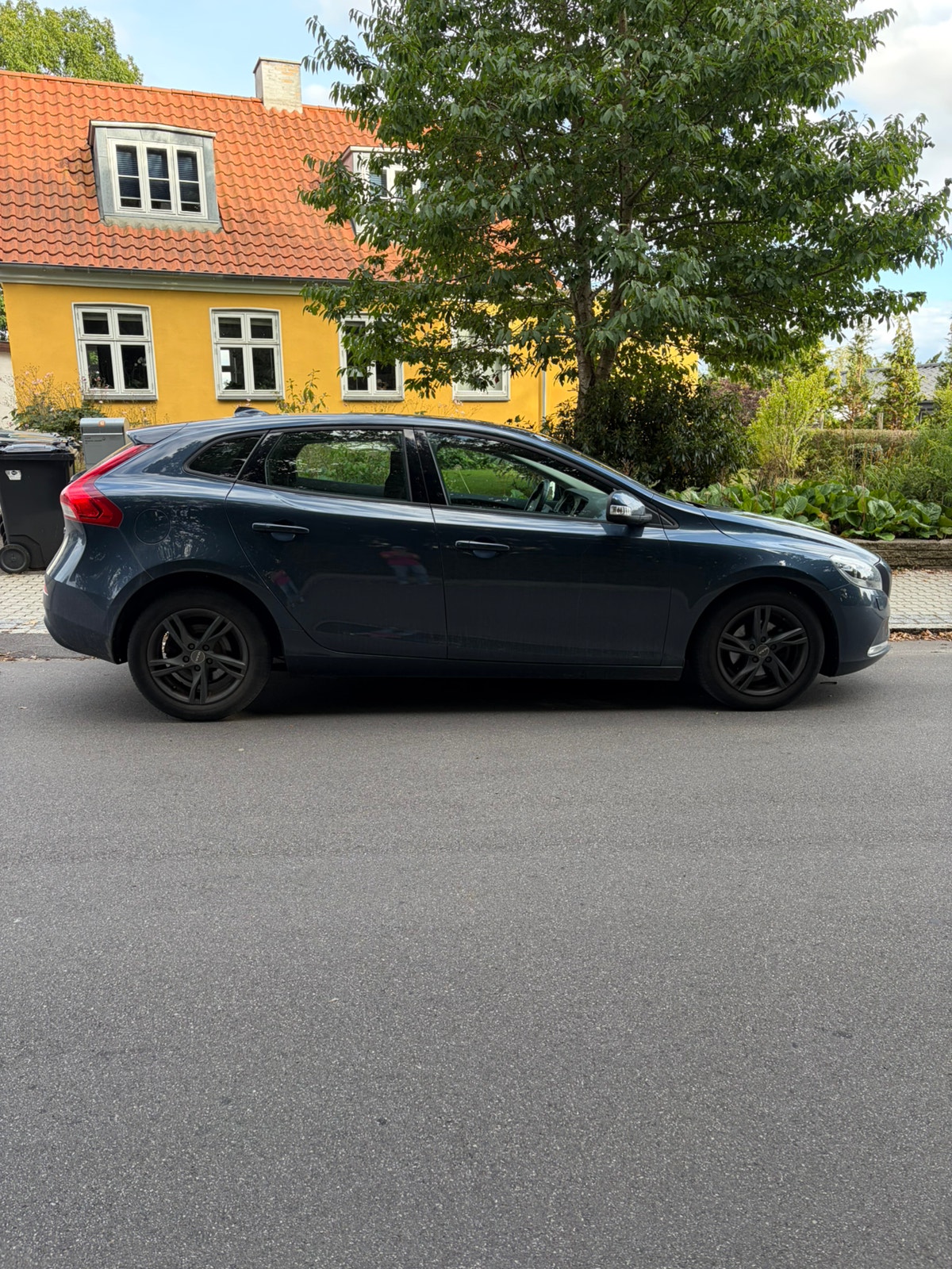 Volvo V40 D2 Manual, 6-trins, 120ps, 2017