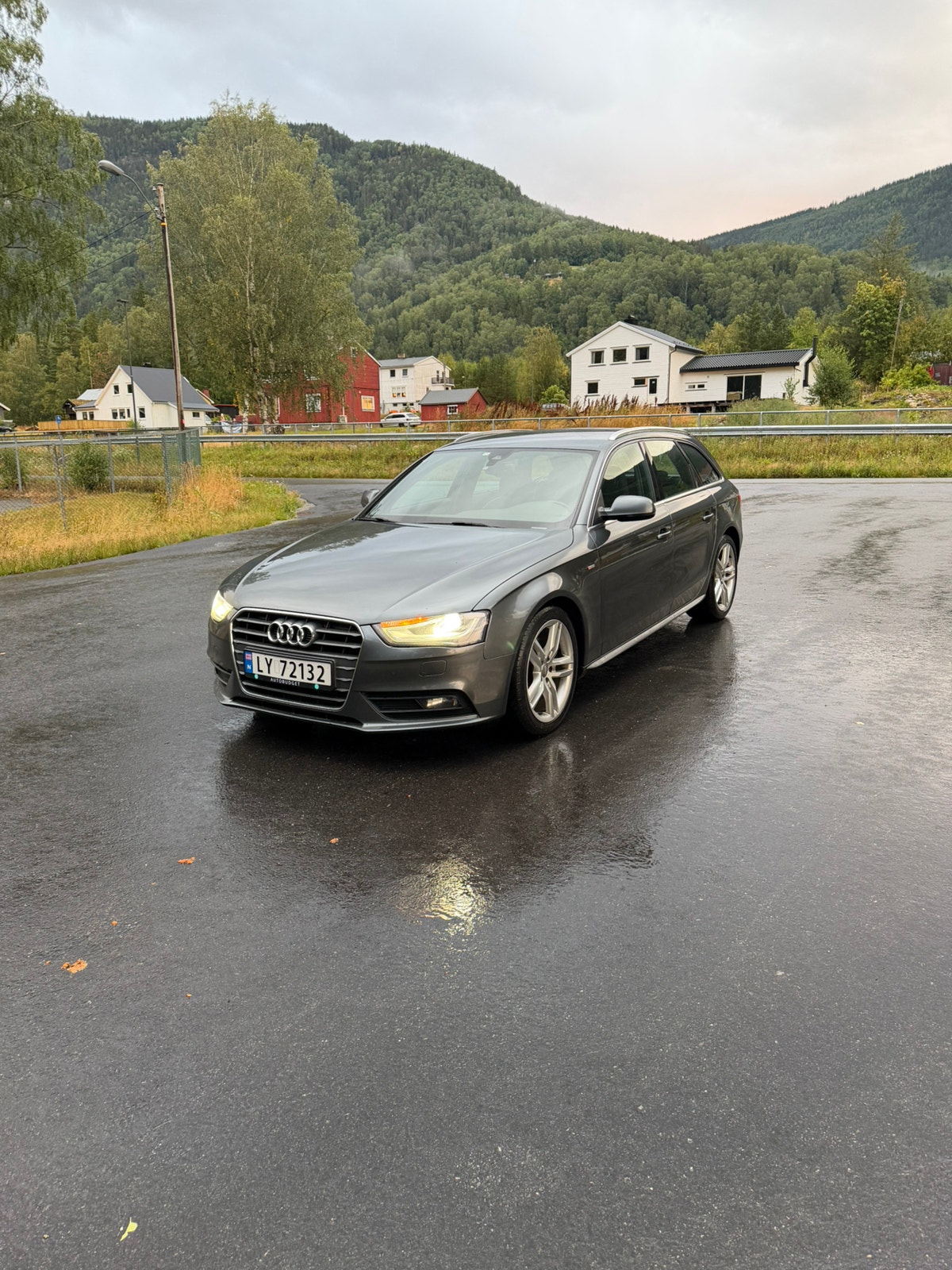 Audi A4 Avant 2.0 TDI DPF Multitronic, 177ps, 2013