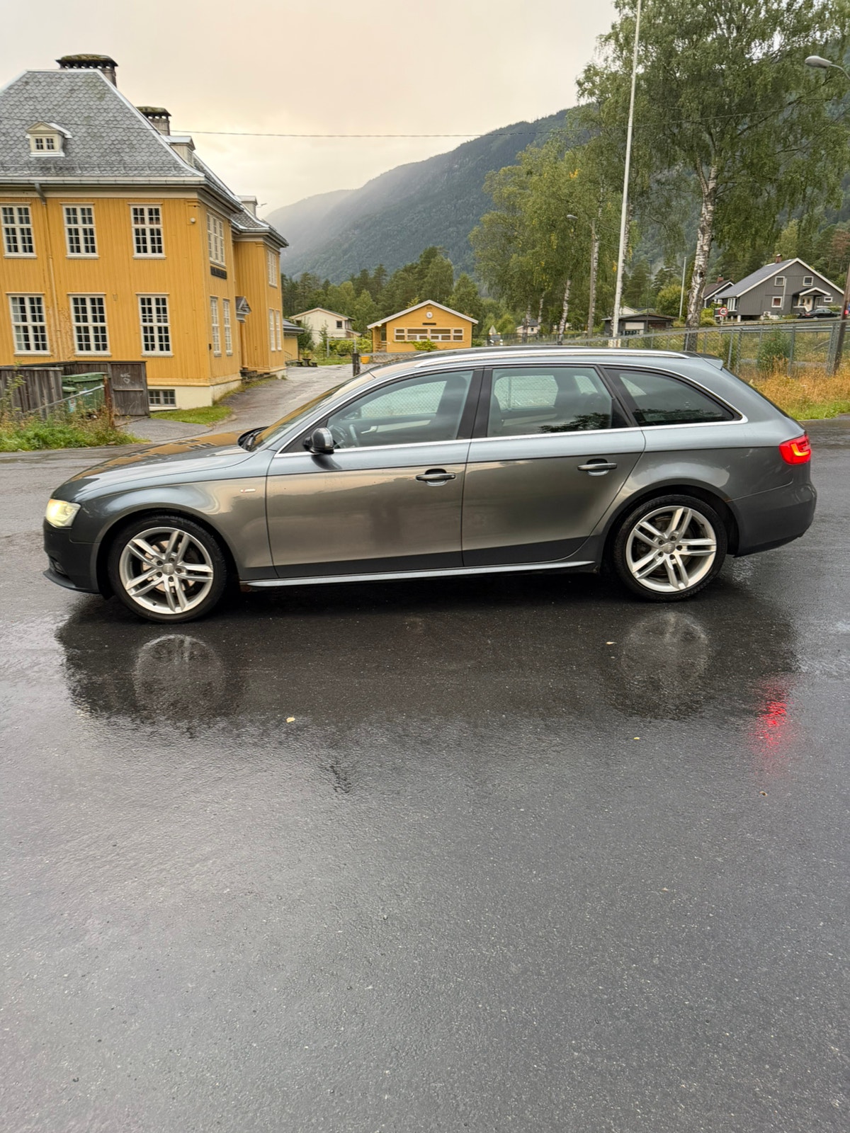 Audi A4 Avant 2.0 TDI DPF Multitronic, 177ps, 2013