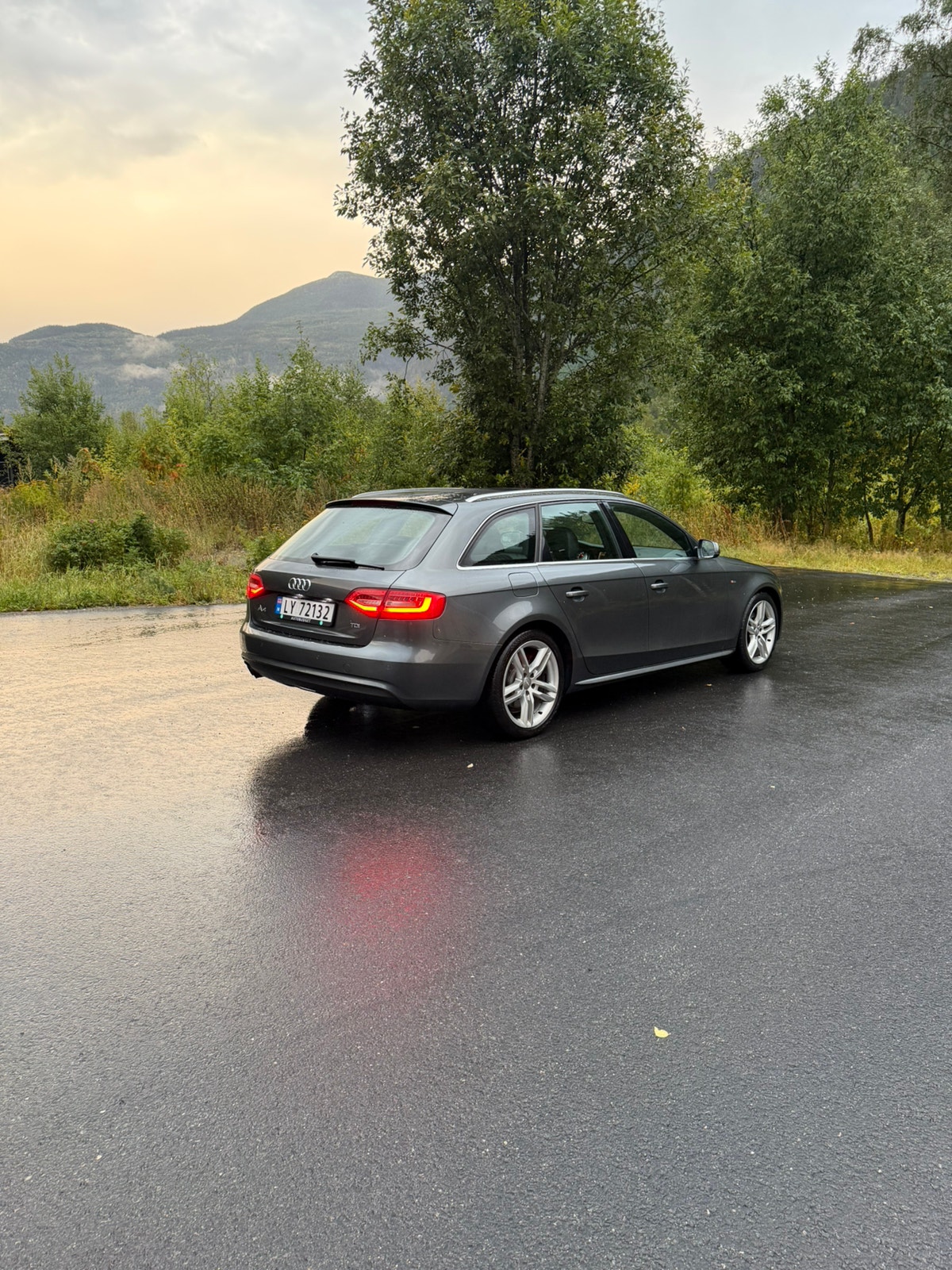 Audi A4 Avant 2.0 TDI DPF Multitronic, 177ps, 2013