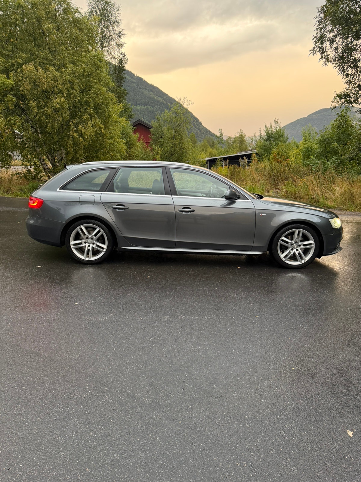 Audi A4 Avant 2.0 TDI DPF Multitronic, 177ps, 2013