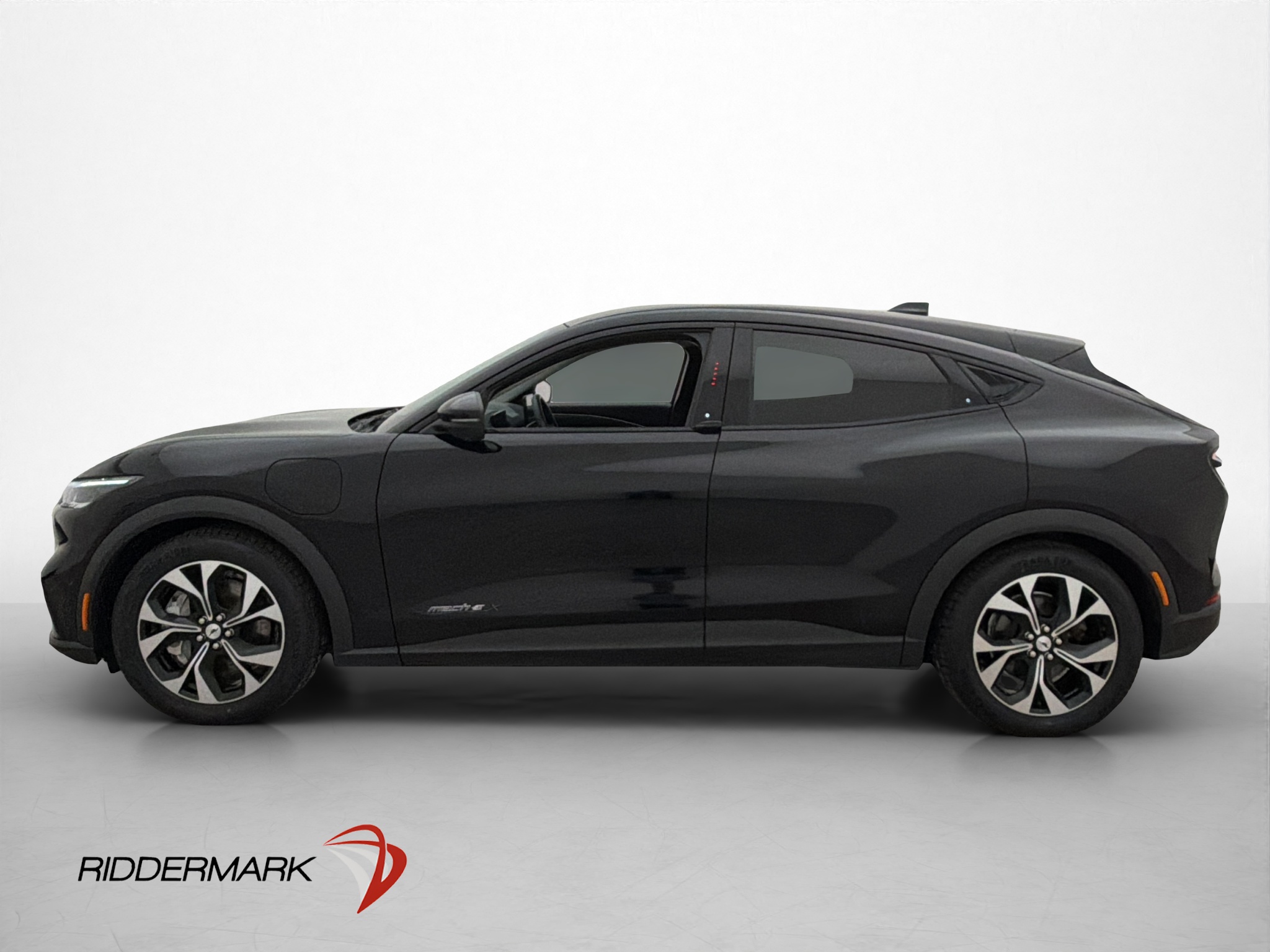 Ford Mustang Mach-E Long Range, 294ps, 2021