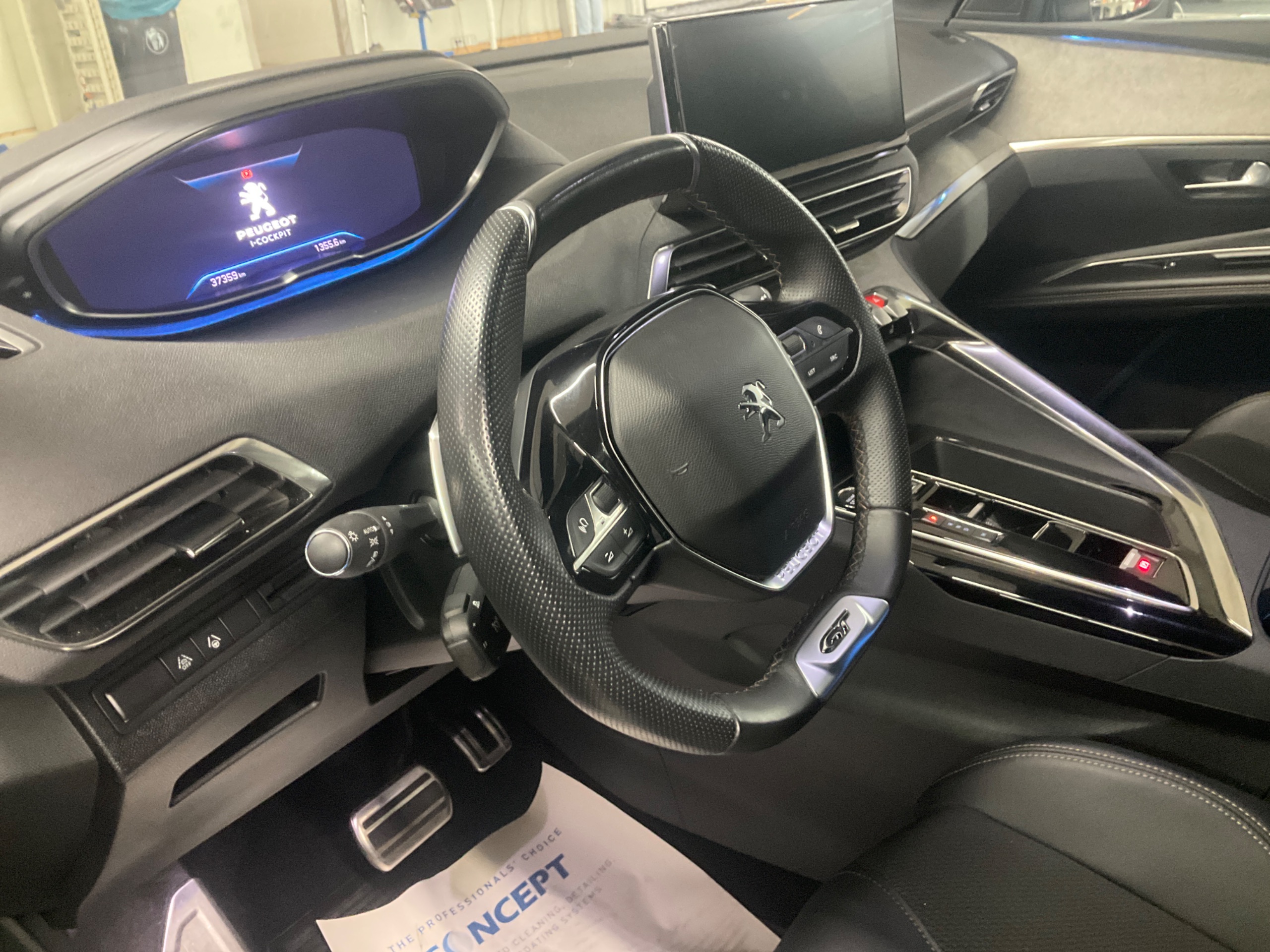 Peugeot 3008 1.2 PureTech 130 EAT, 8-trins, 131ps, 2023