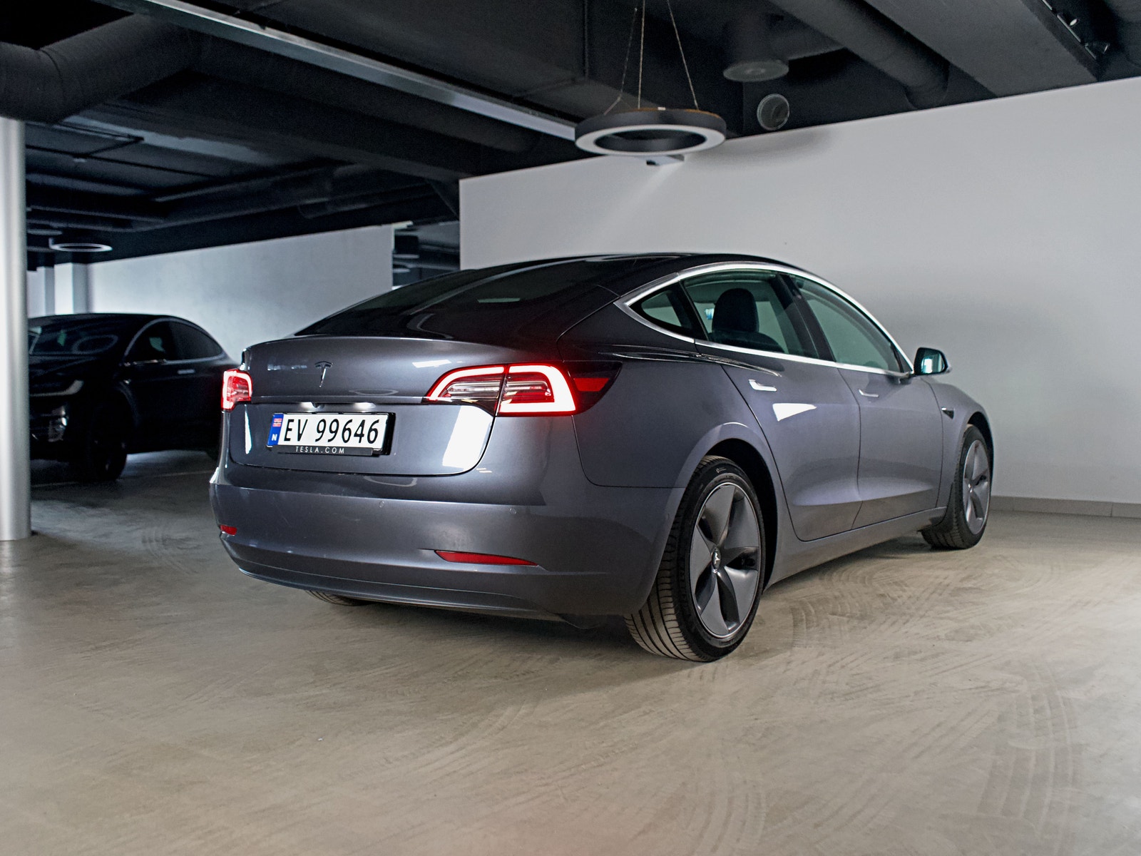 Tesla Model 3 Standard Range Plus, 325hk, 2020