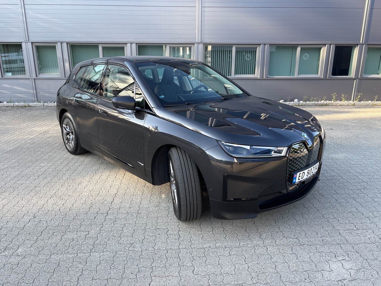 BMW iX xDrive40, 326ps, 2022