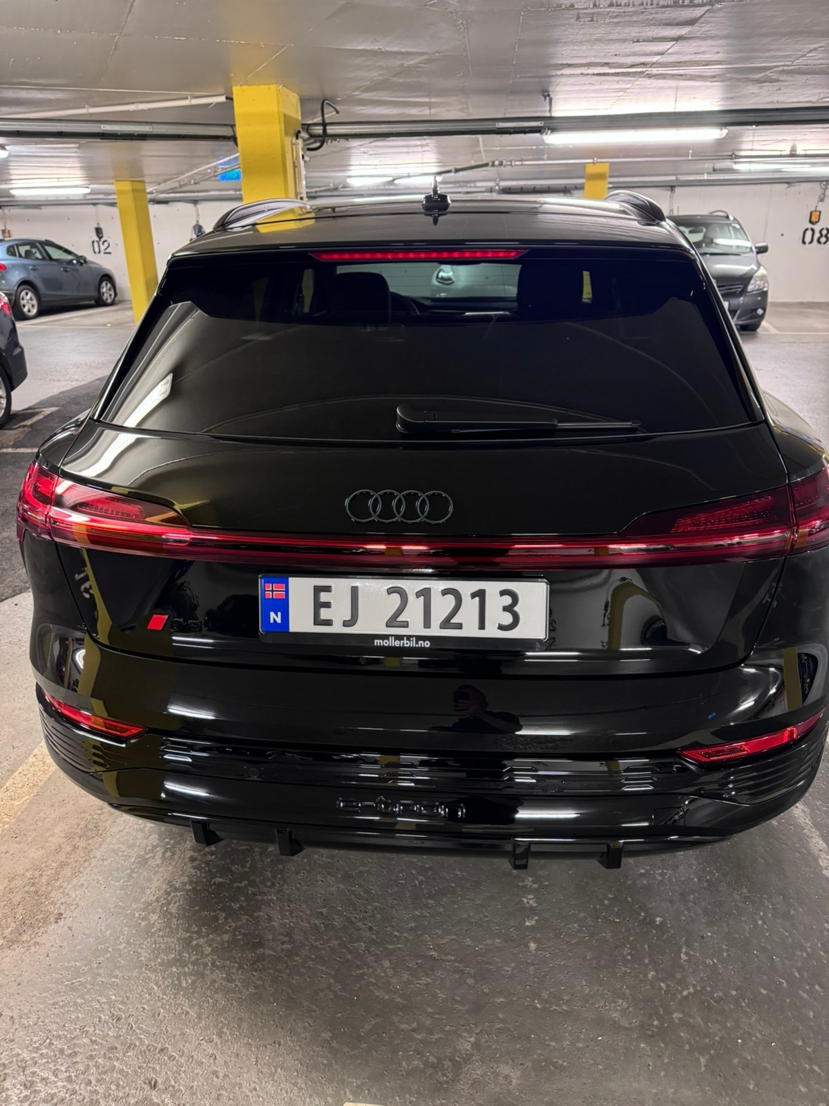 Audi Q8 50 e-tron quattro, 340hp, 2024