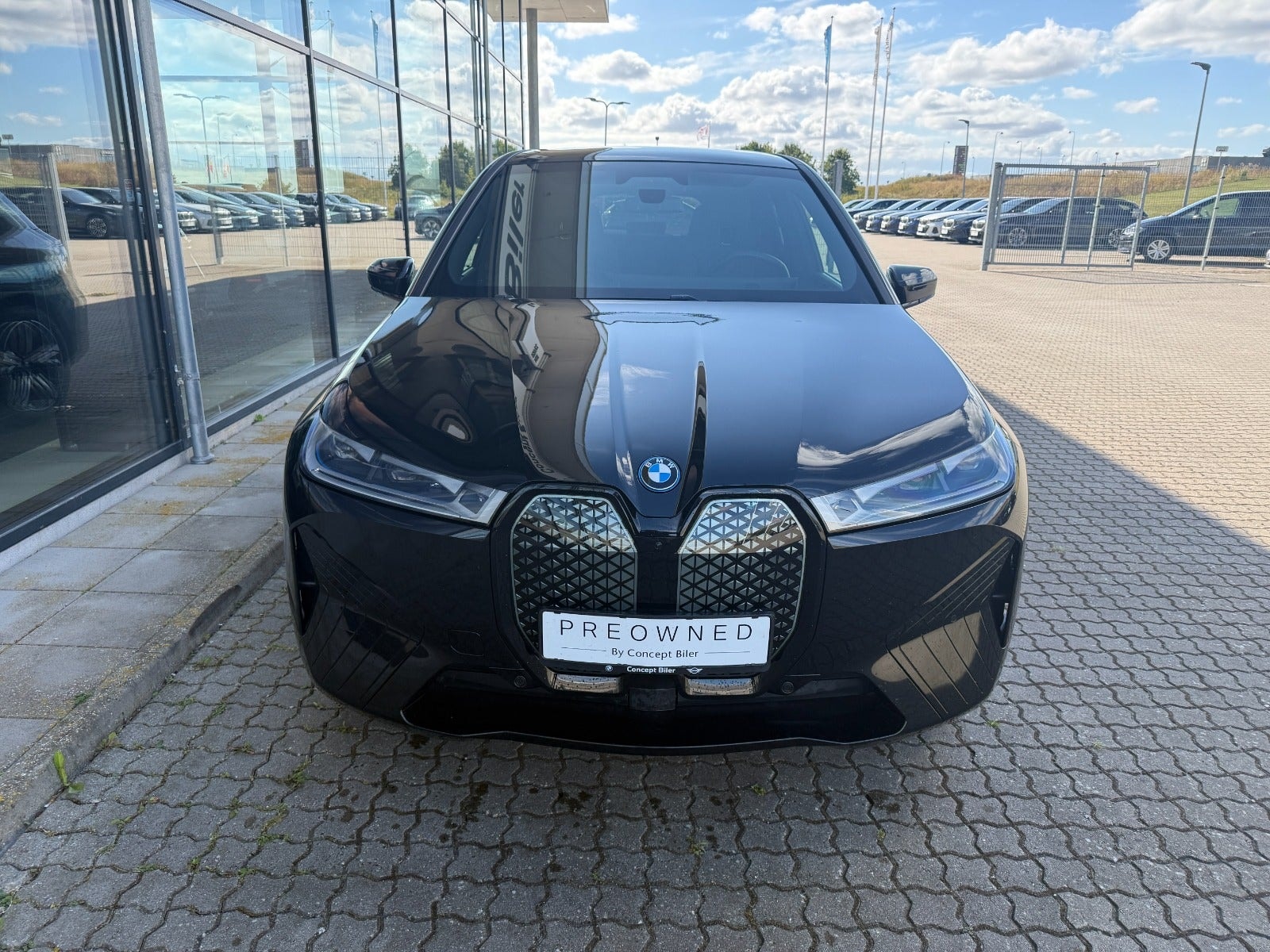 BMW iX xDrive40, 326hp, 2024
