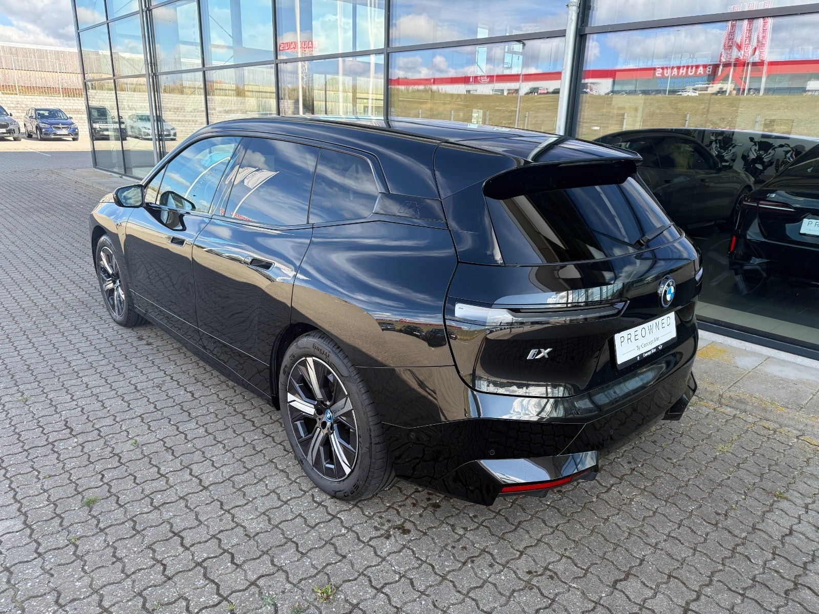 BMW iX xDrive40, 326hp, 2024