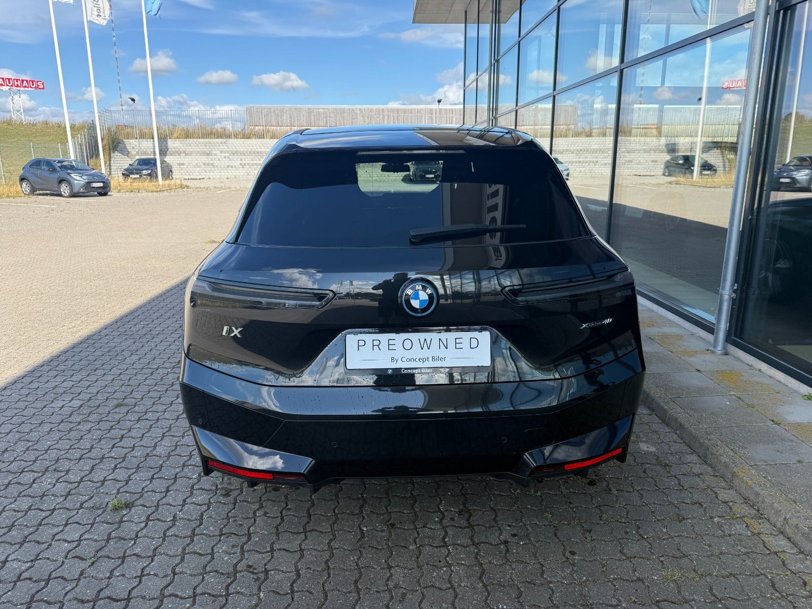 BMW iX xDrive40, 326hp, 2024