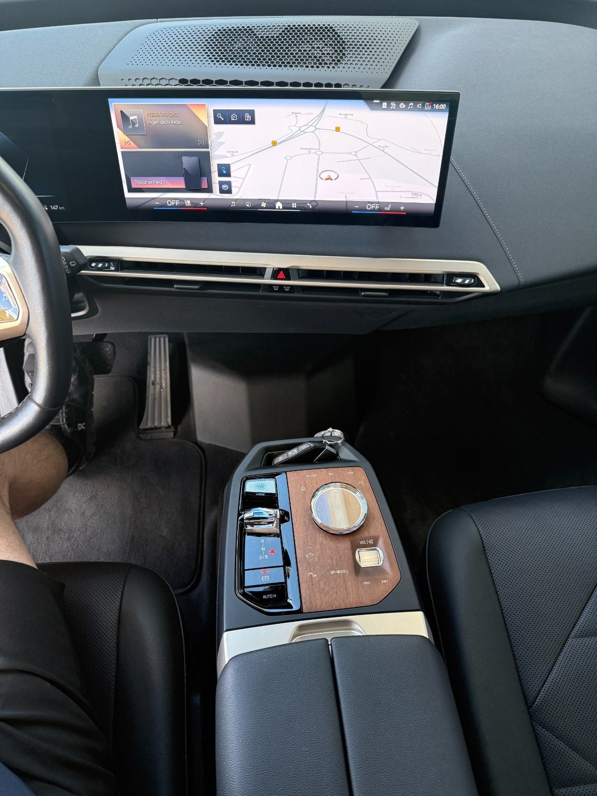 BMW iX xDrive40, 326hp, 2024