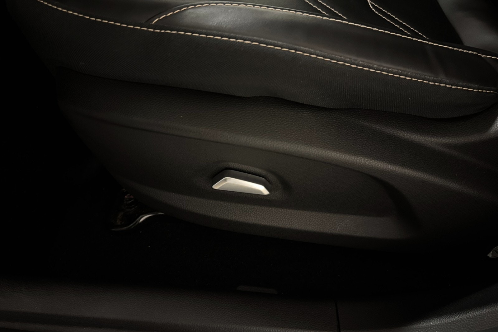 JAC e-JS4, 193hp, 2022
