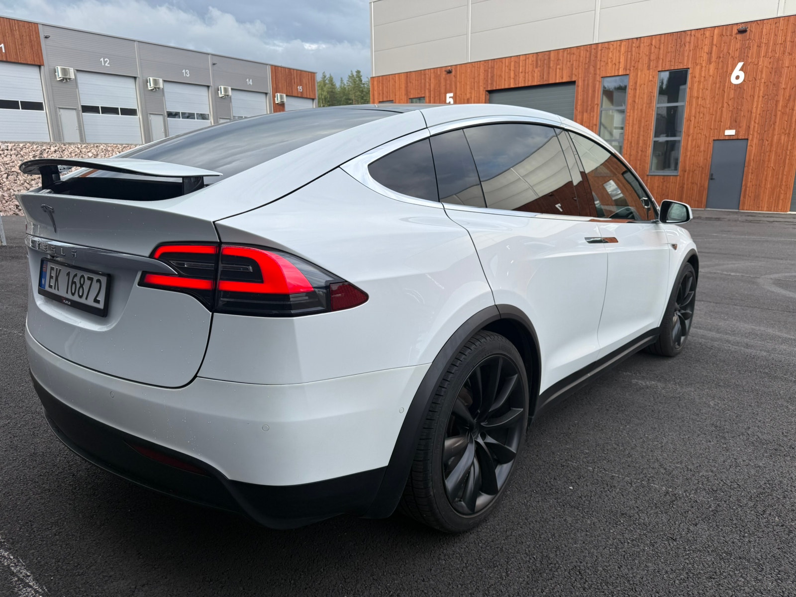 Tesla Model X 90D, 423ps, 2016