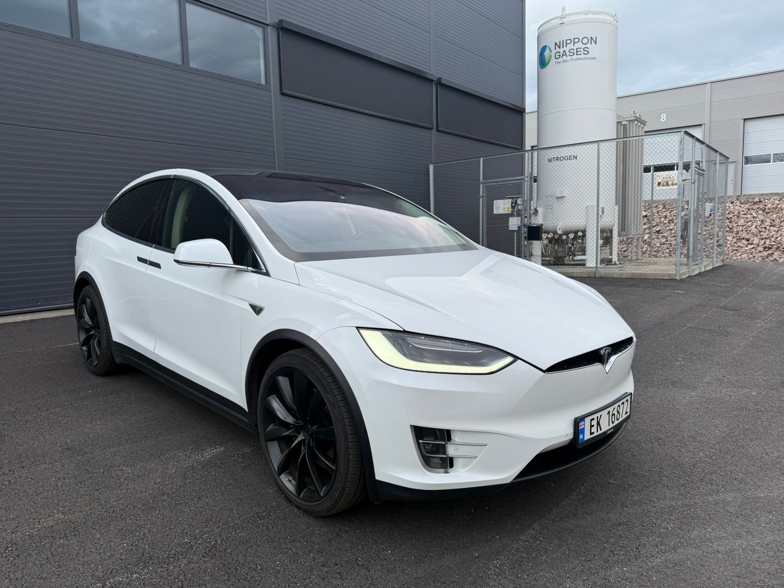 Tesla Model X 90D, 423ps, 2016