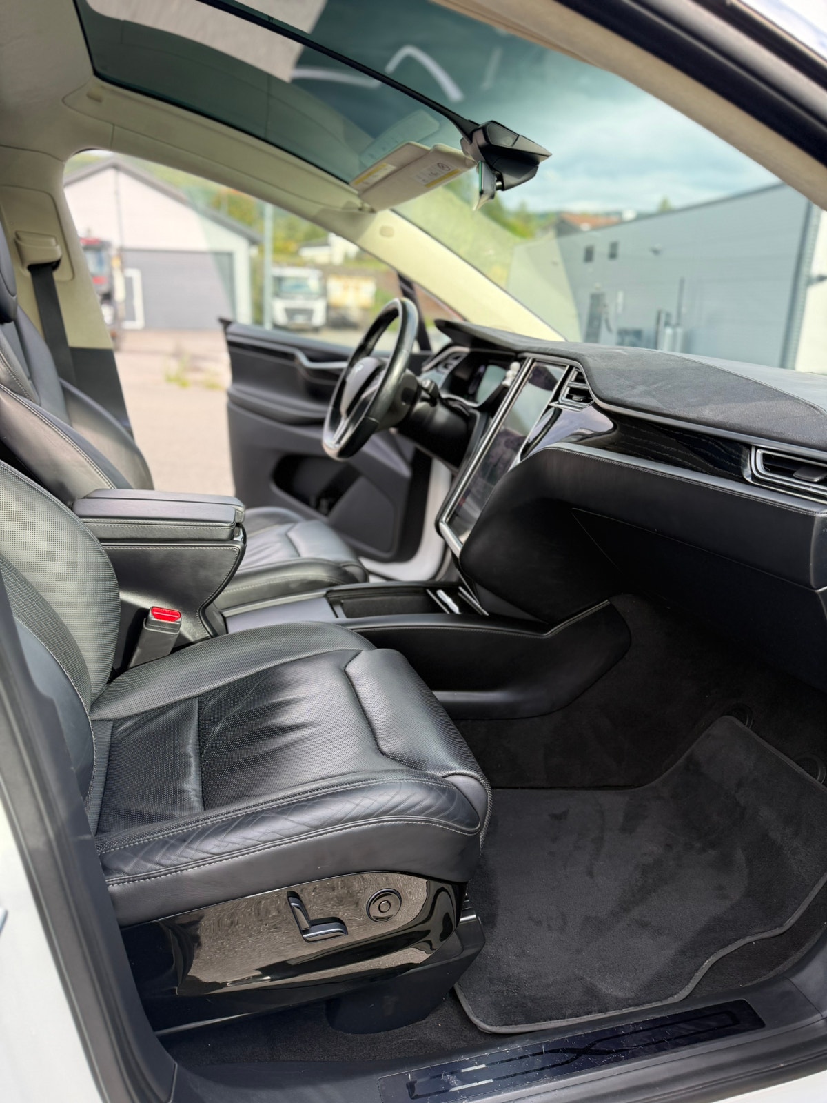 Tesla Model X 90D, 423ps, 2016