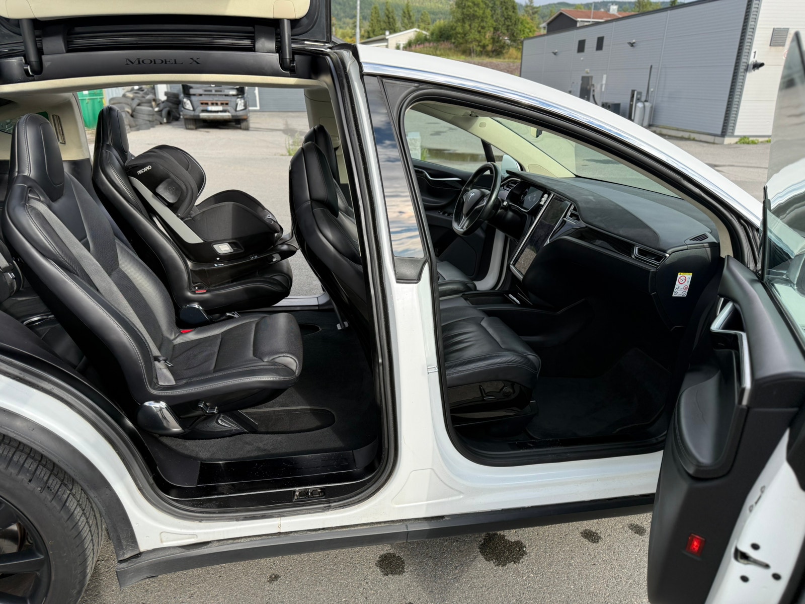 Tesla Model X 90D, 423ps, 2016