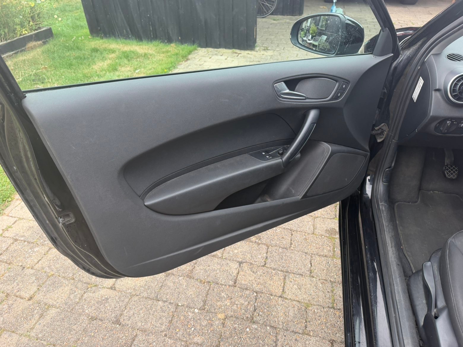 Audi A1 1.6 TDI  Manual, 5-trins, 105ps, 2012
